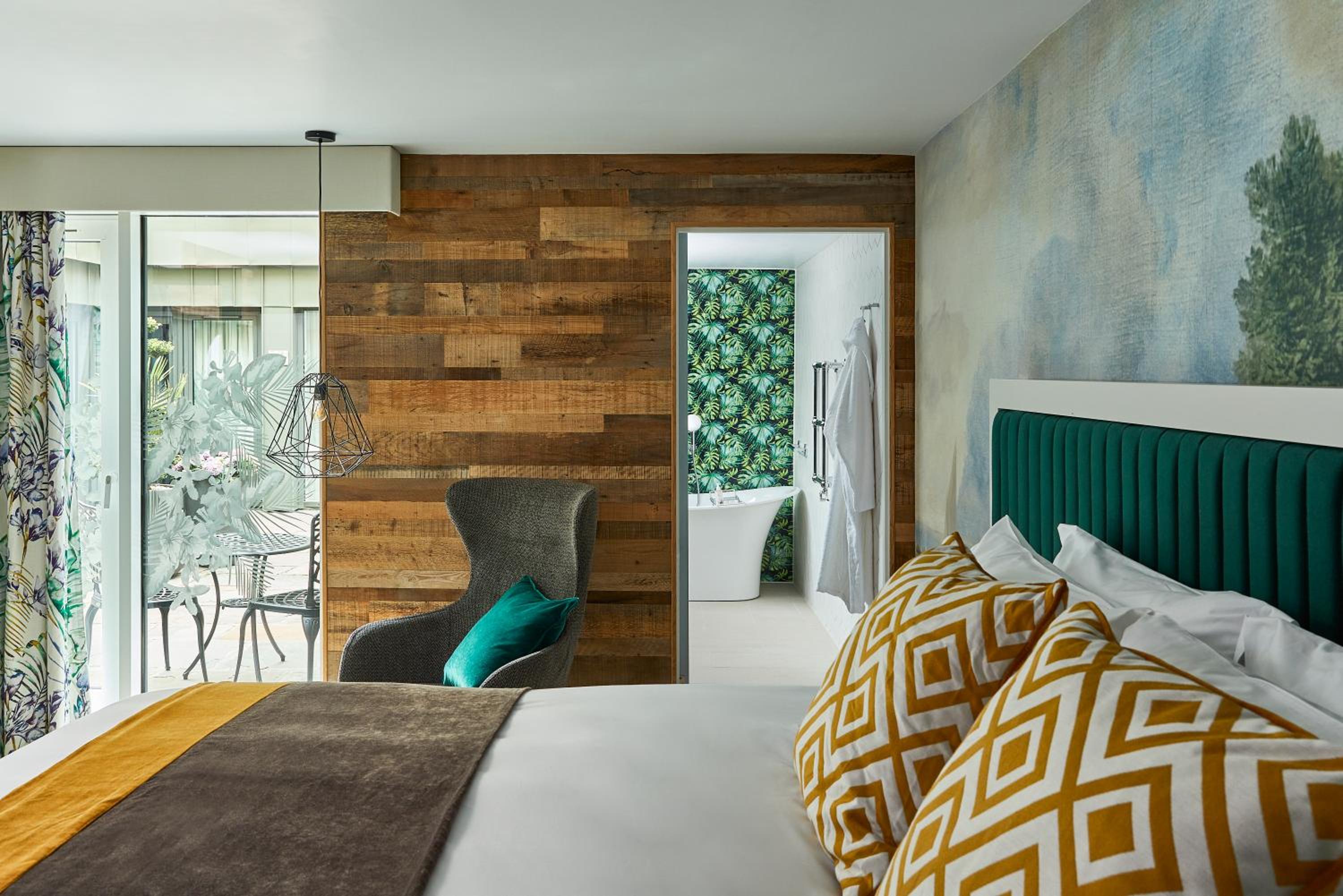 Premium King Room photo 1