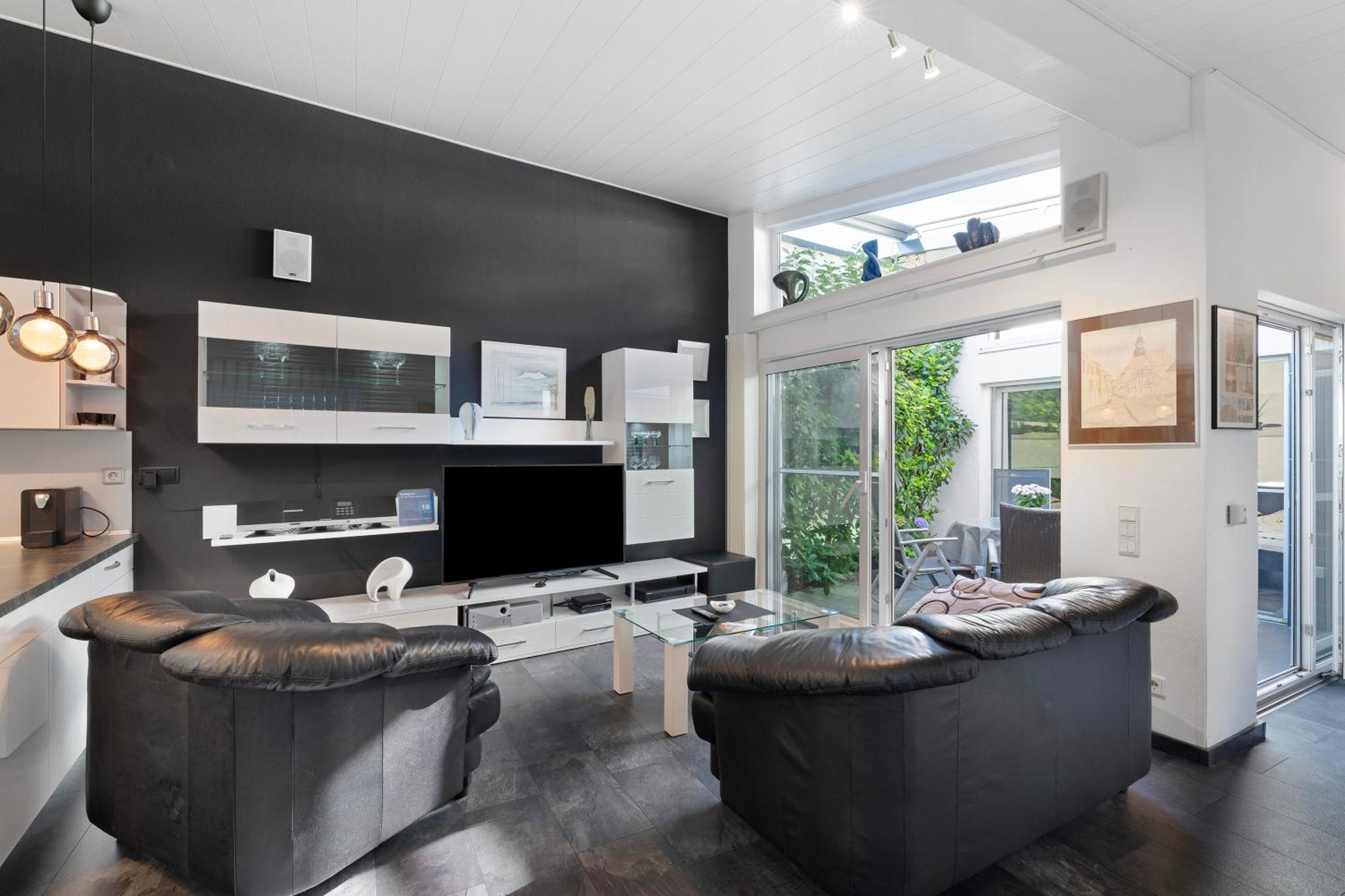 Superior One-Bedroom Apartment