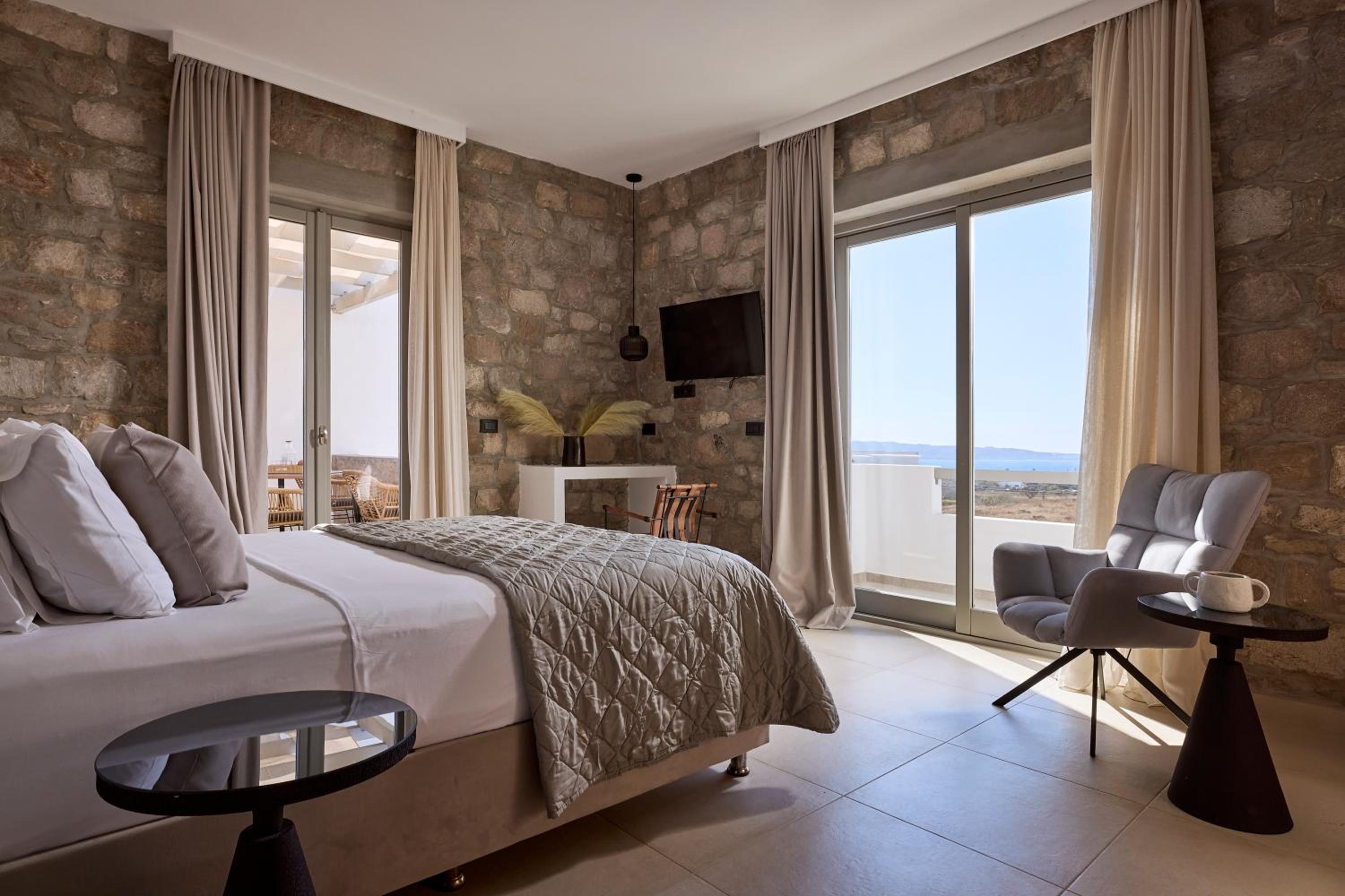 Deluxe Double Room with Balcony and Sea View