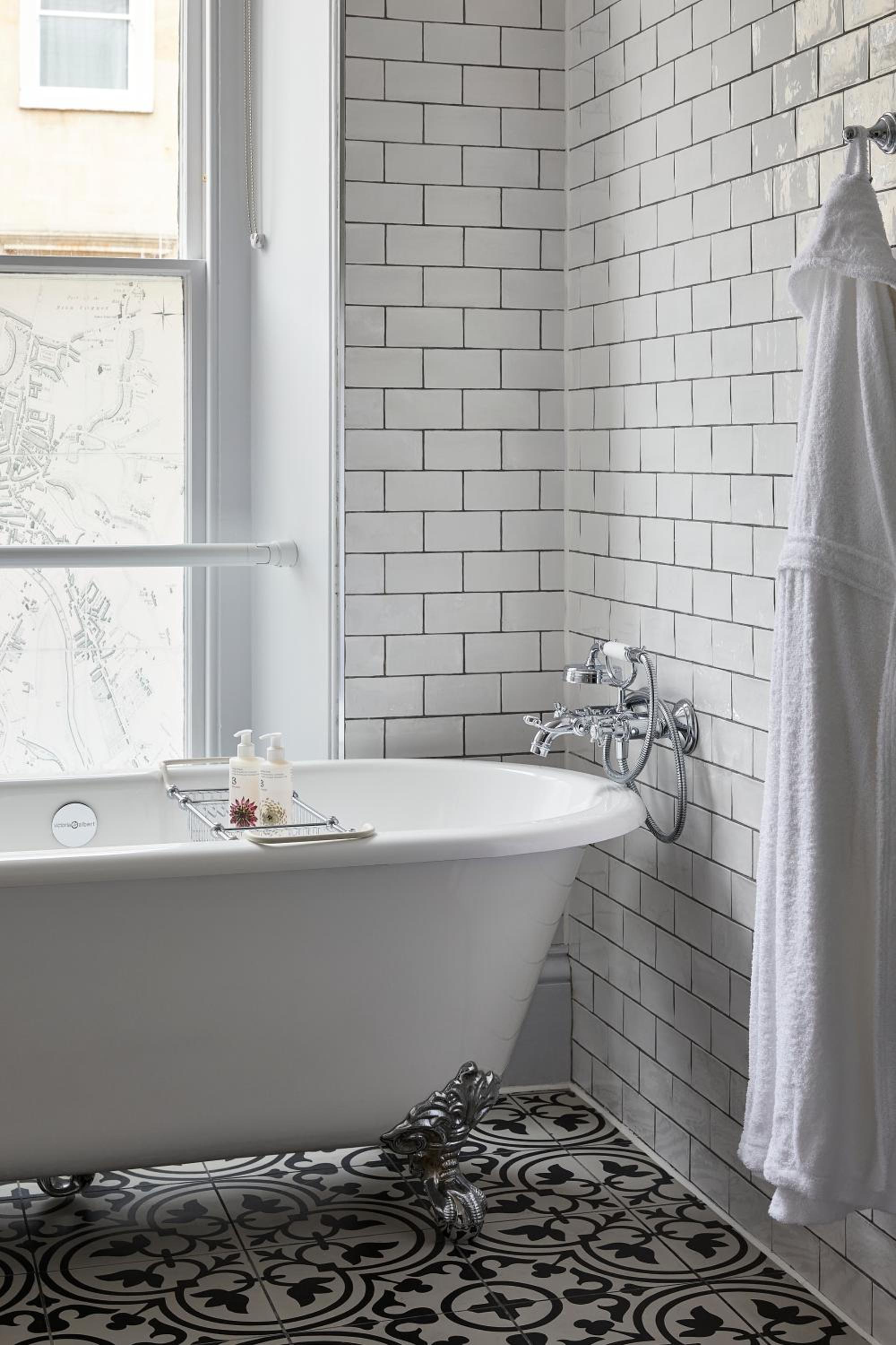 Premium King Room with Separate Bath photo 2