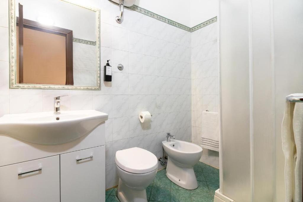 Double or Twin Room photo 2