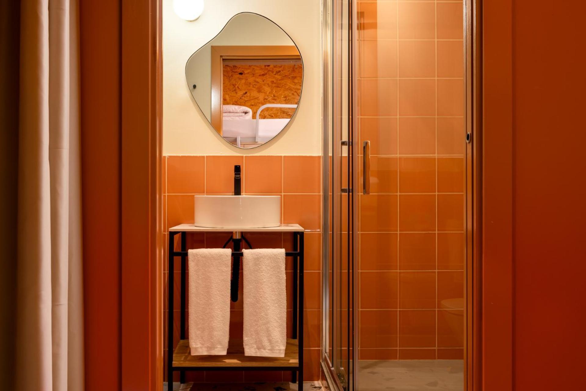  Superior Quadruple Room with Private Bathroom - Photo 3