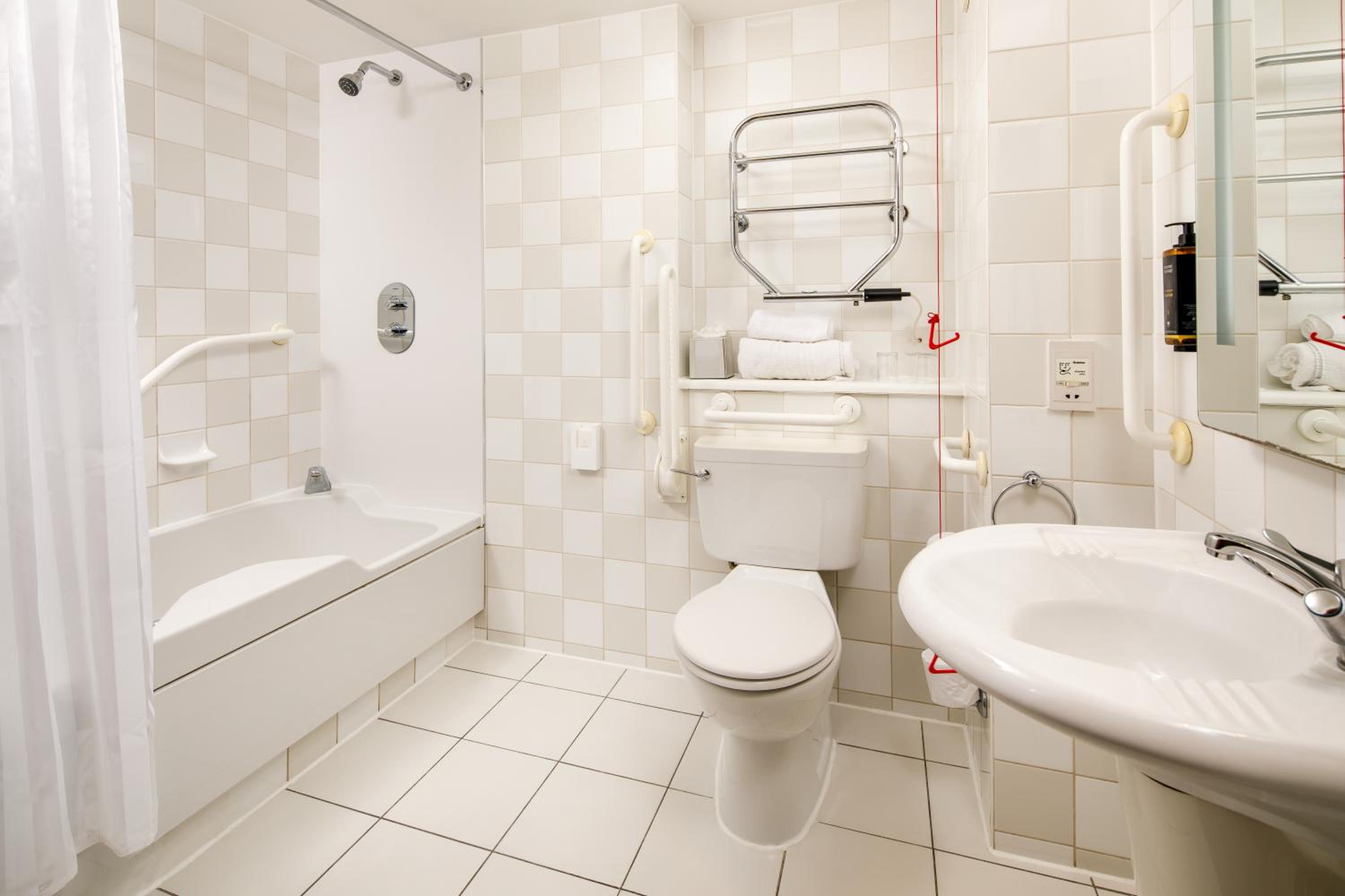 Classic Double Room - Photo 13
