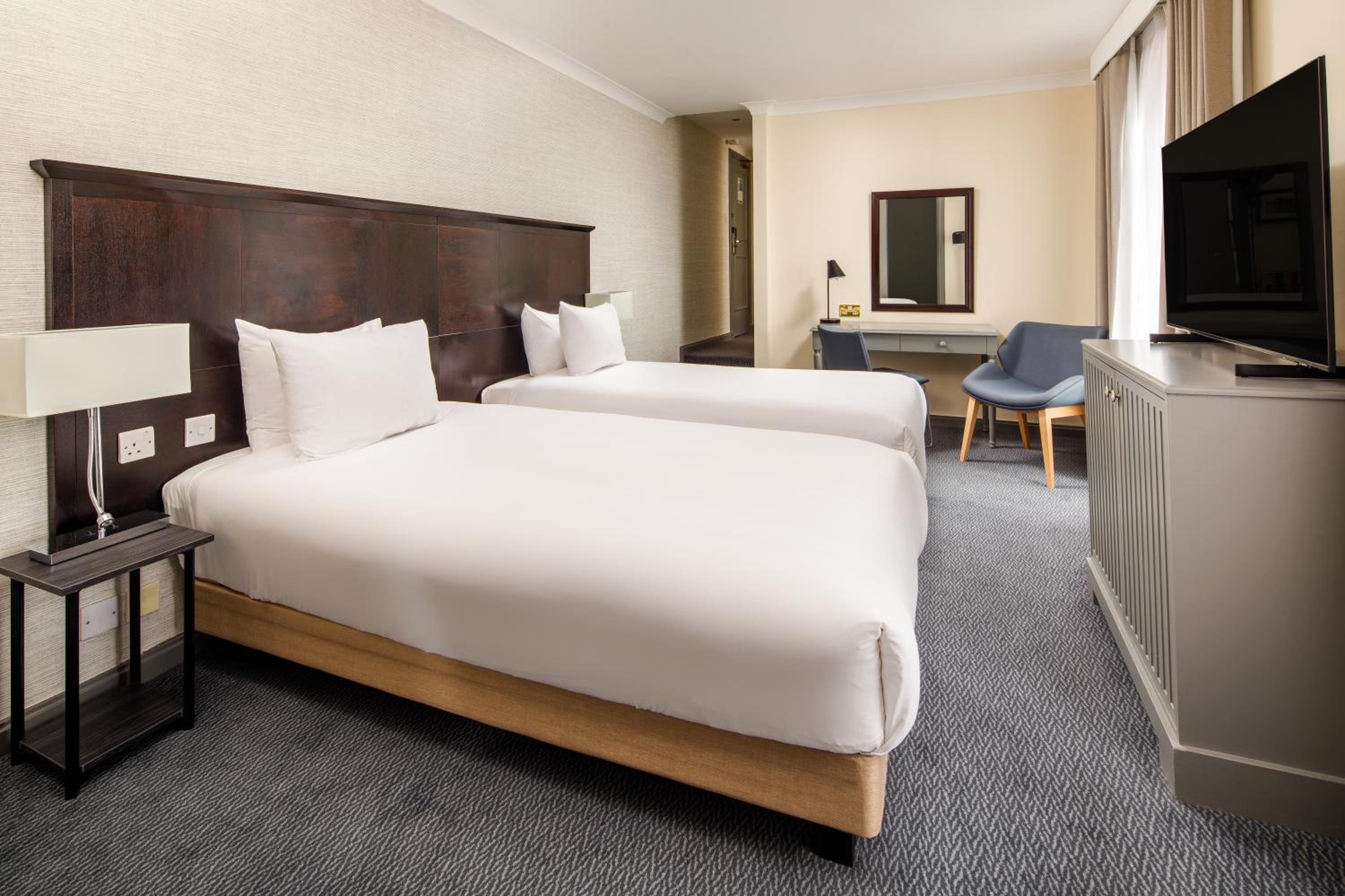 Twin Room with River View - Photo 2