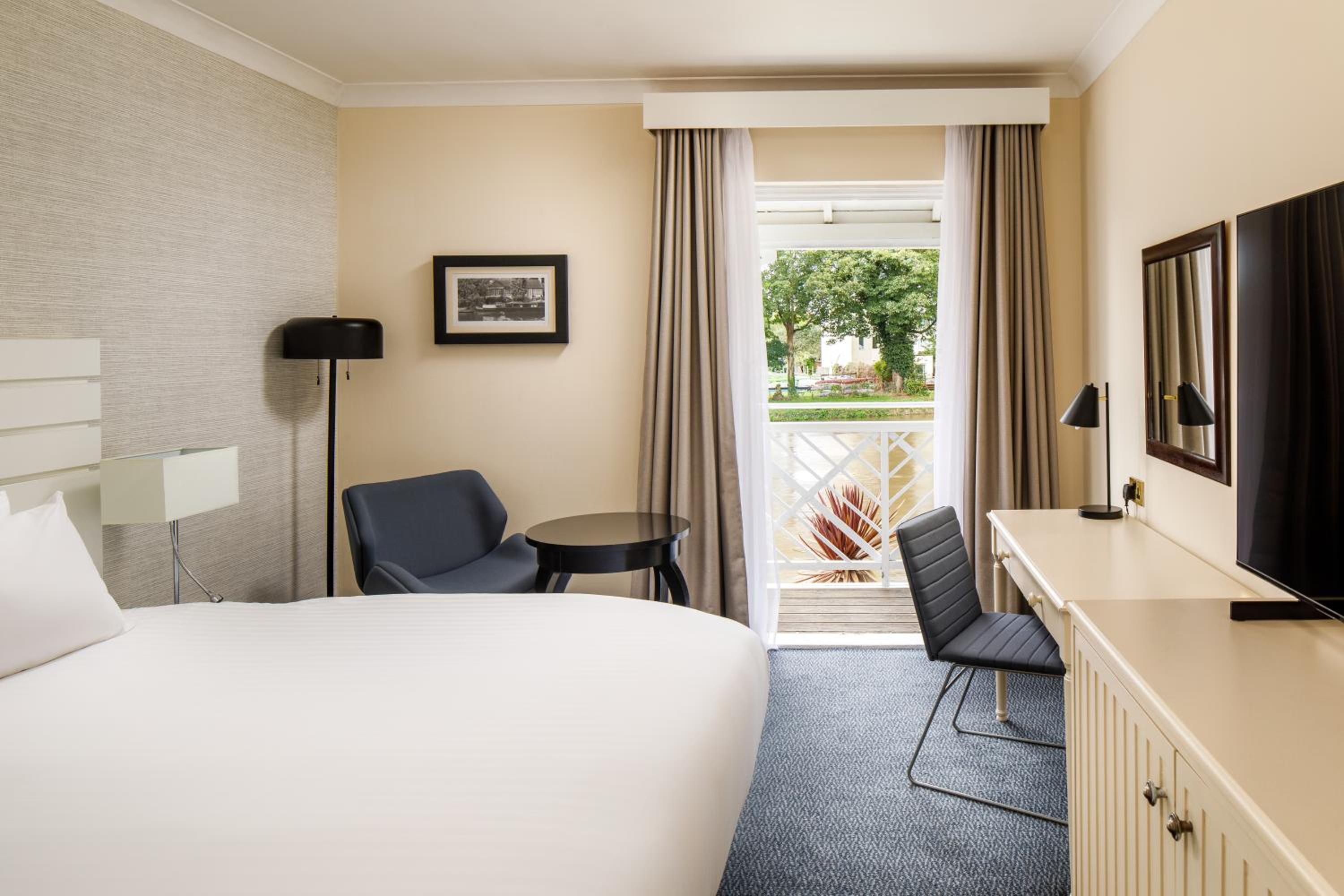 Classic Room With River View - Photo 10
