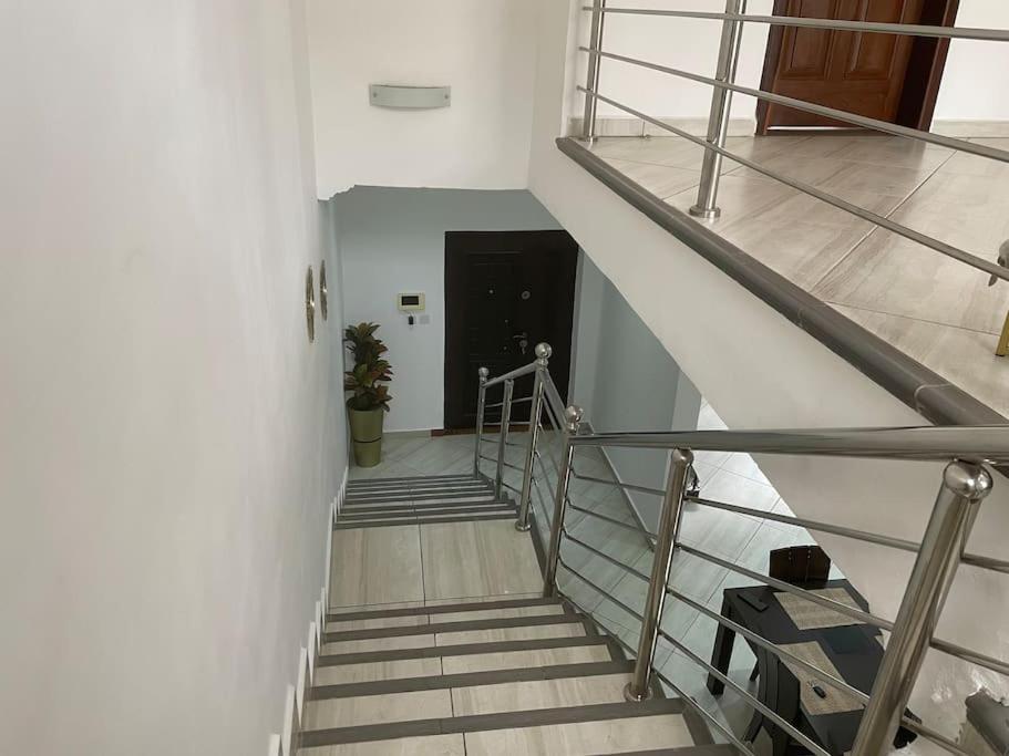 Three-Bedroom Apartment photo 2