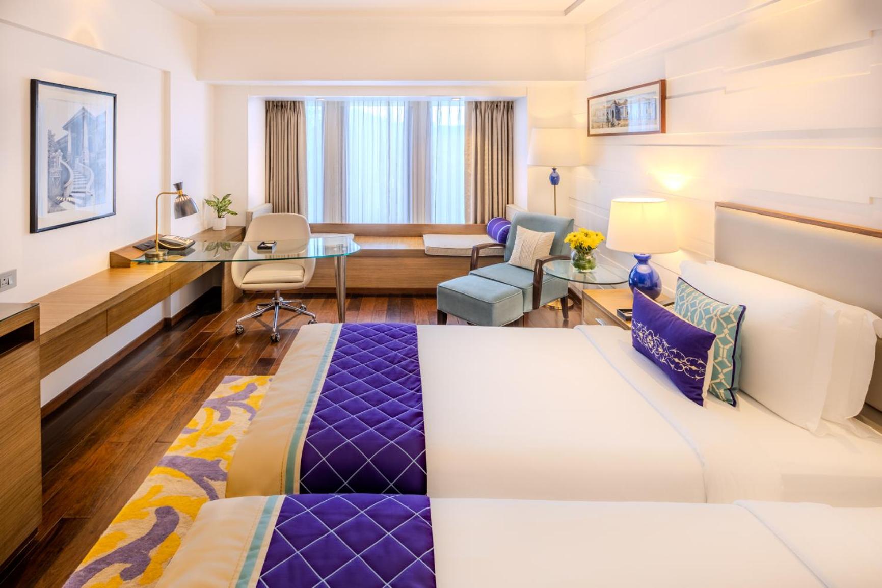 Deluxe Room City View Twin Bed - Photo 4