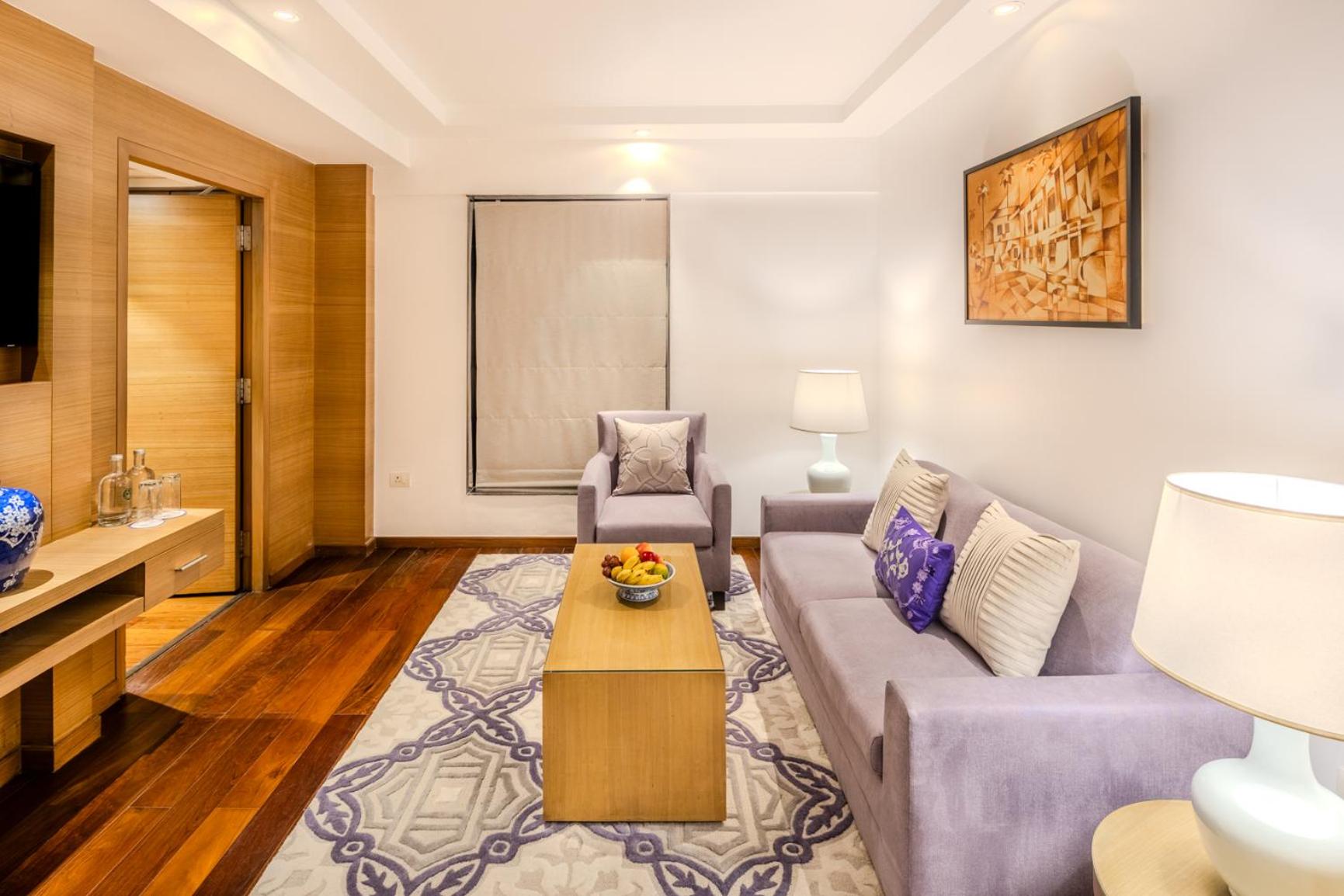 Premium Suite City View King Bed - Photo 4