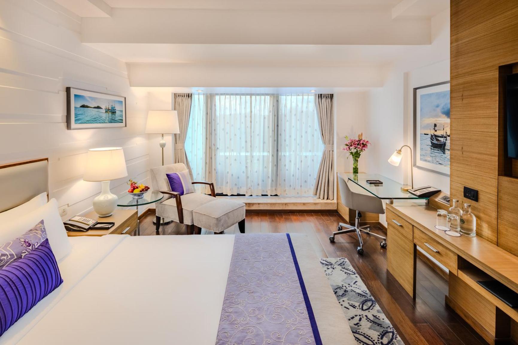 Premium Suite City View King Bed - Photo 3