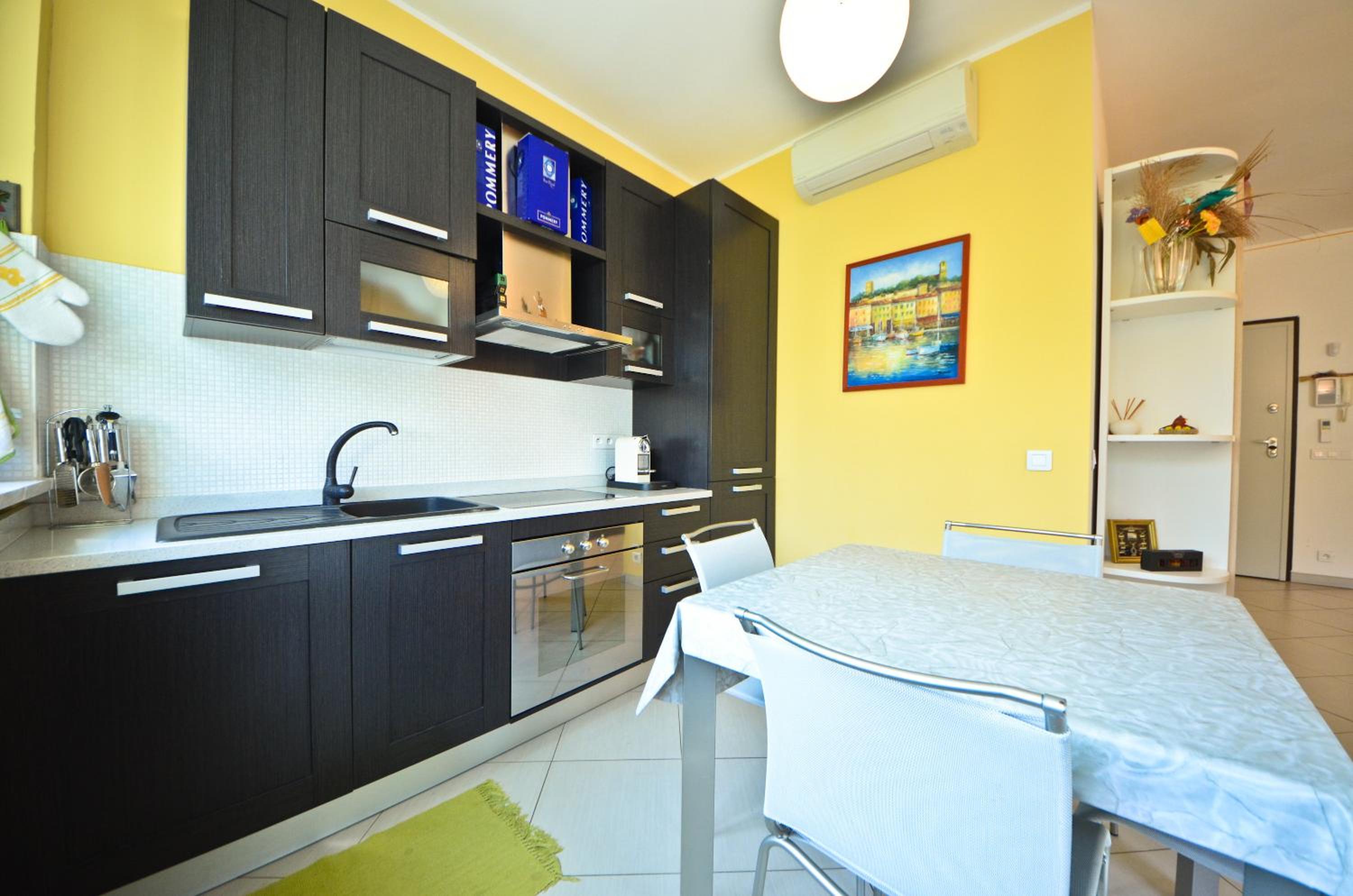 One-Bedroom Apartment with Balcony
