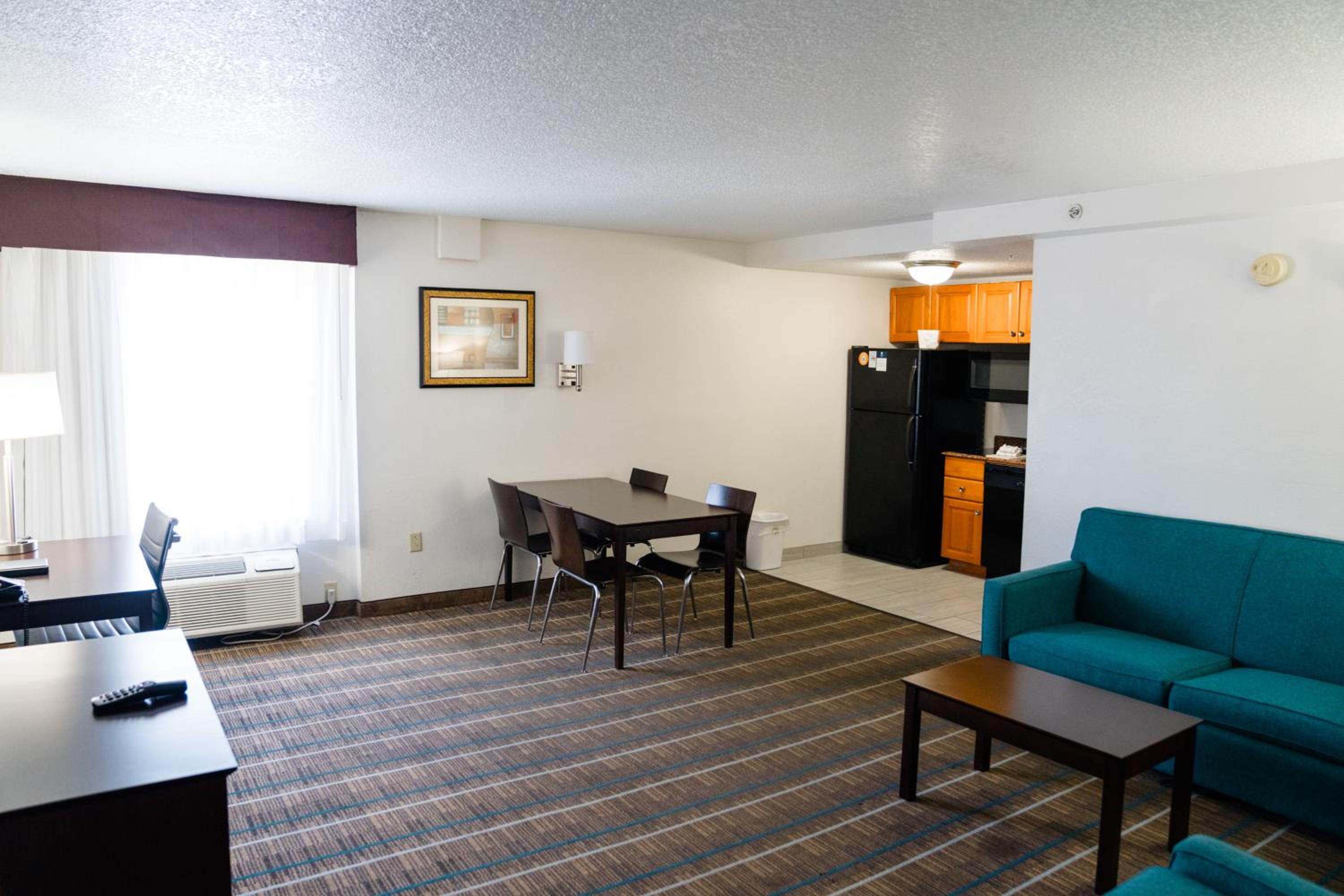 King Suite - Smoking photo 2