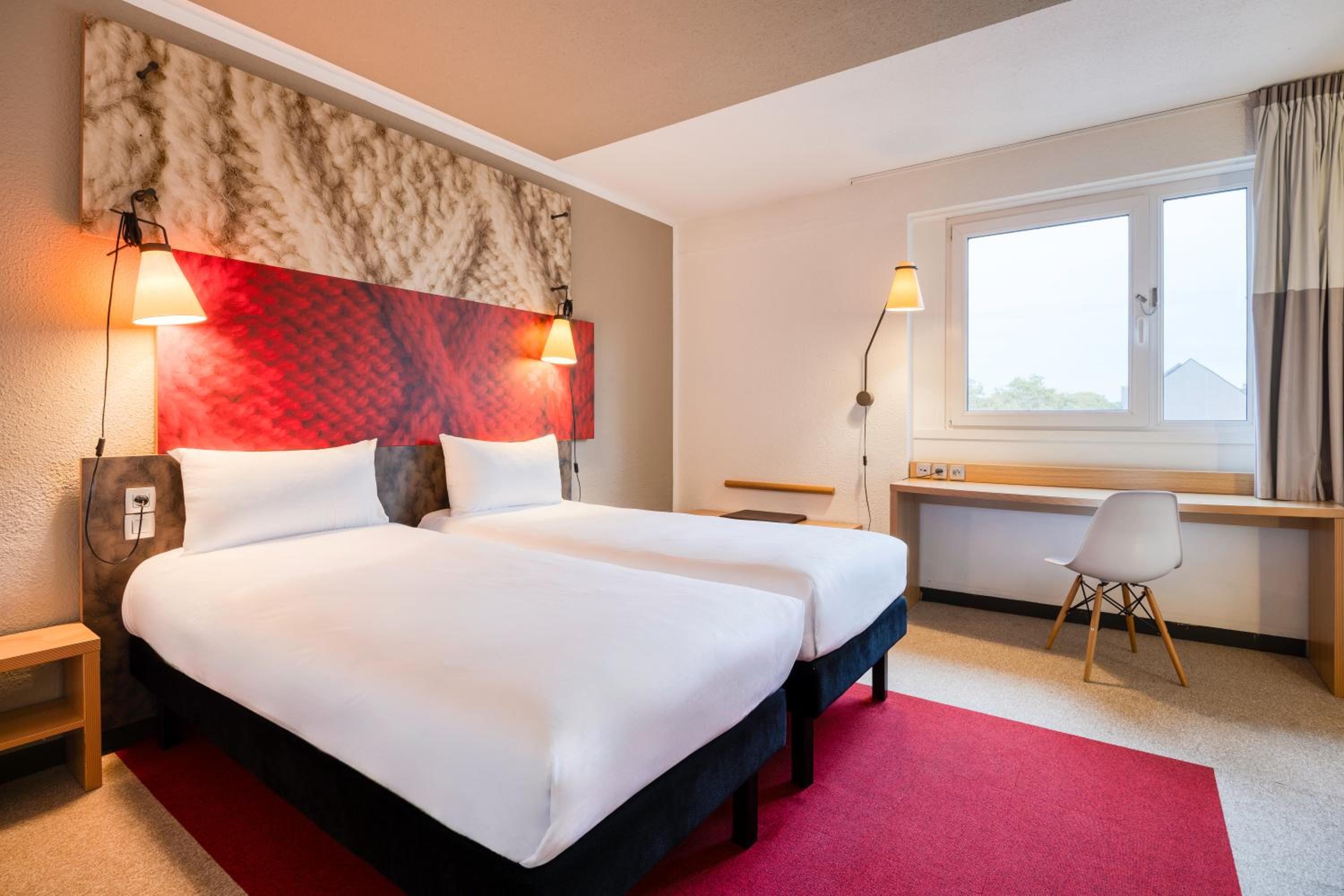 Twin Room - Photo 2