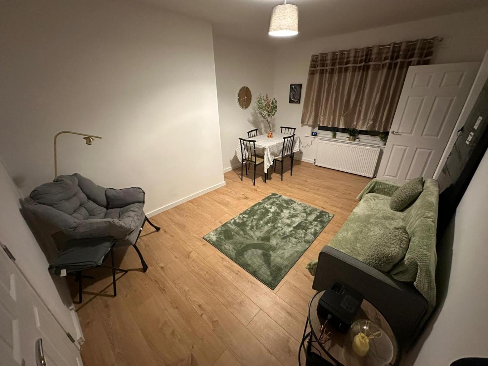 Double Room with Shared Bathroom photo 3