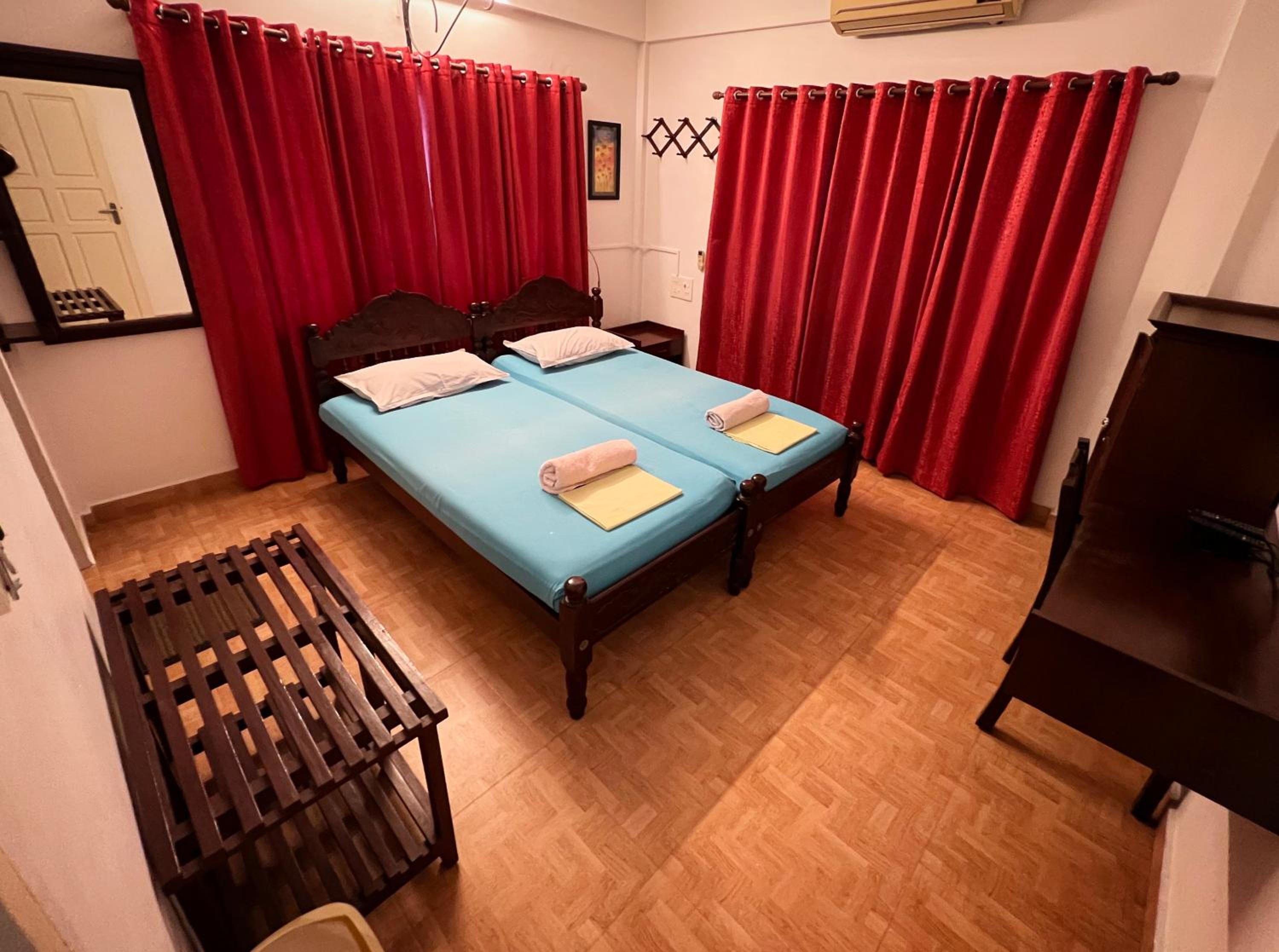 Luxury Double or Twin Room photo 2