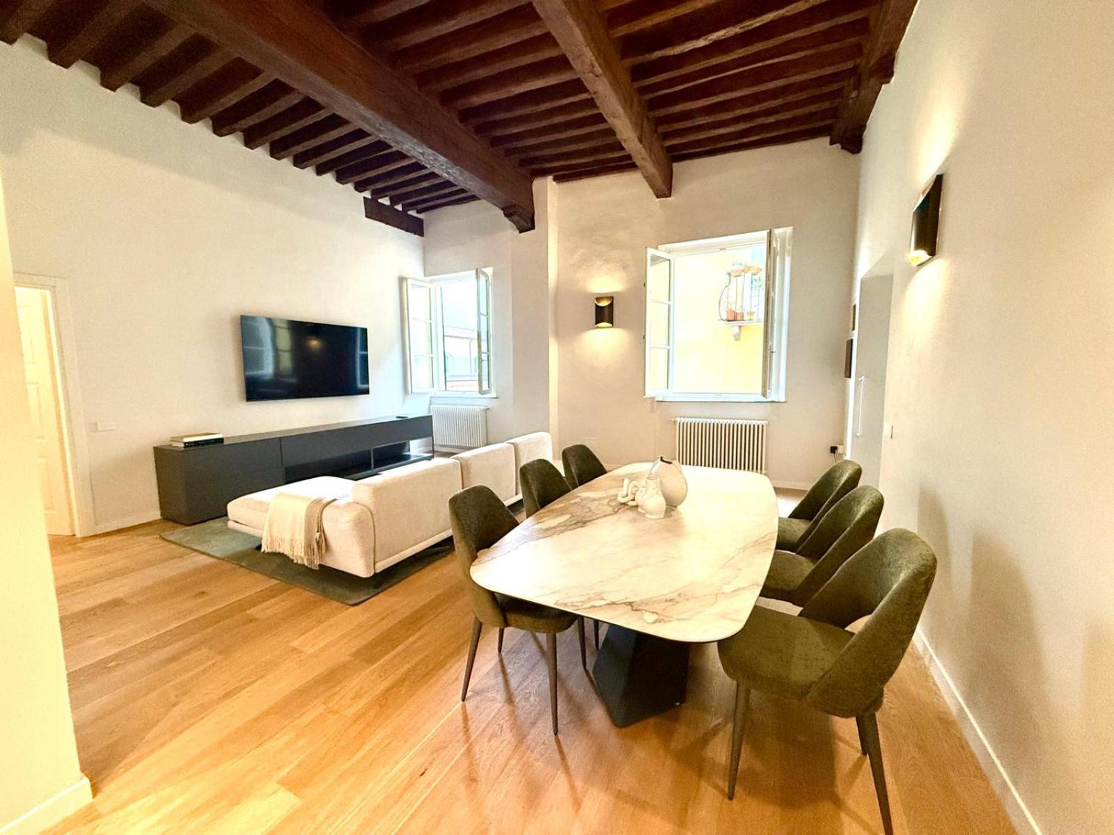 Three-Bedroom Deluxe Apartment