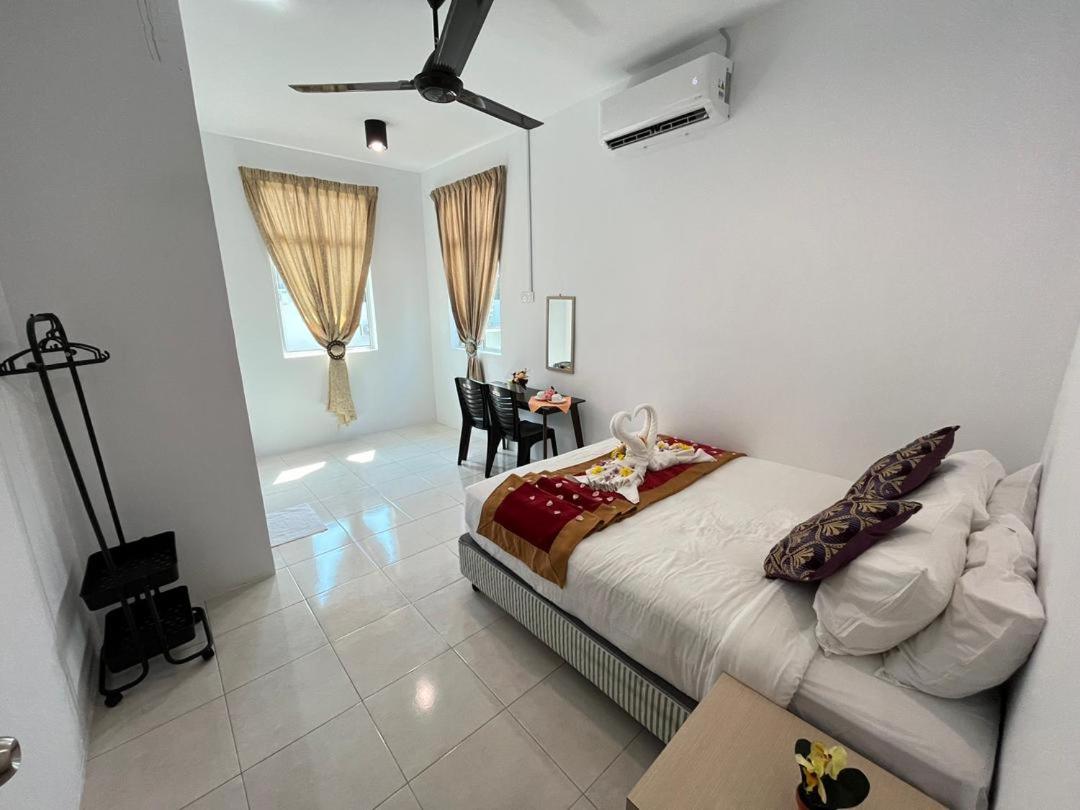 Budget Double Room - Photo 3