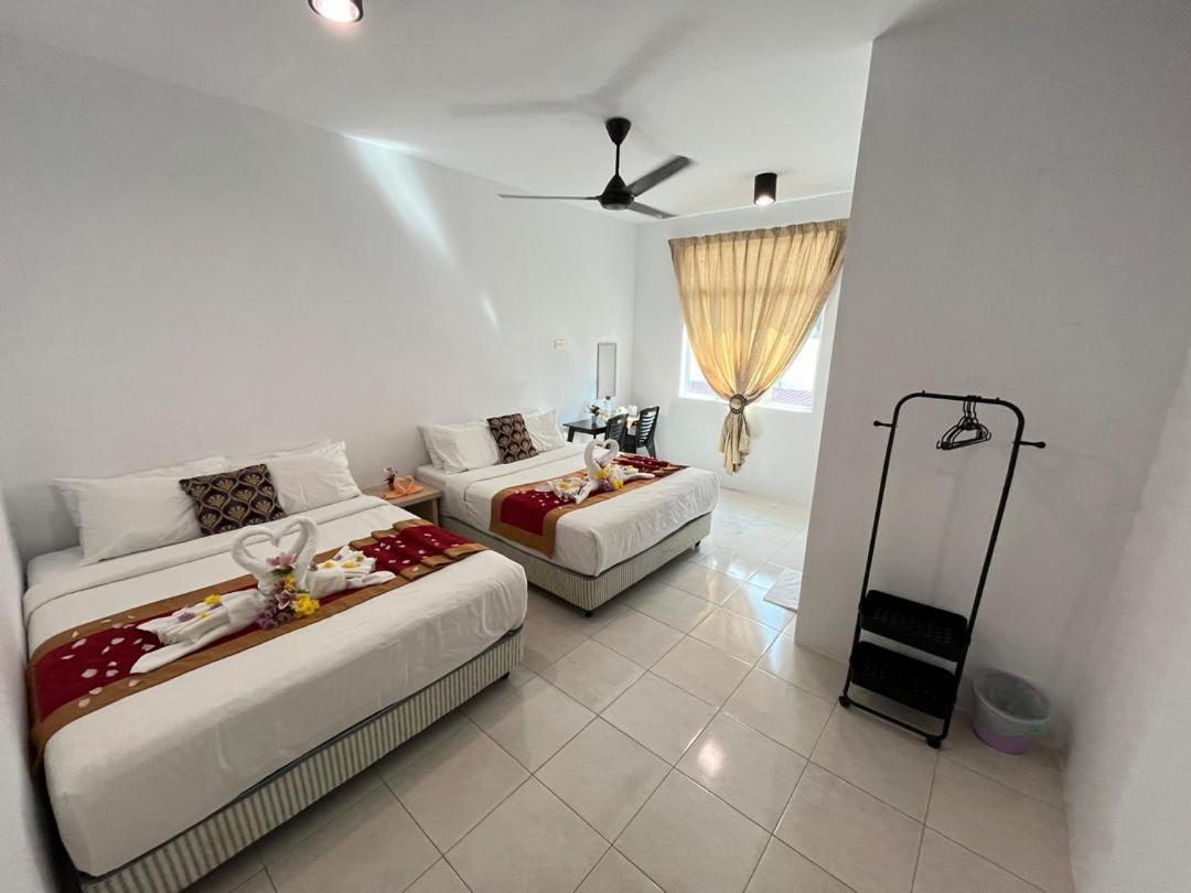 Double Room with Private Bathroom - Photo 1