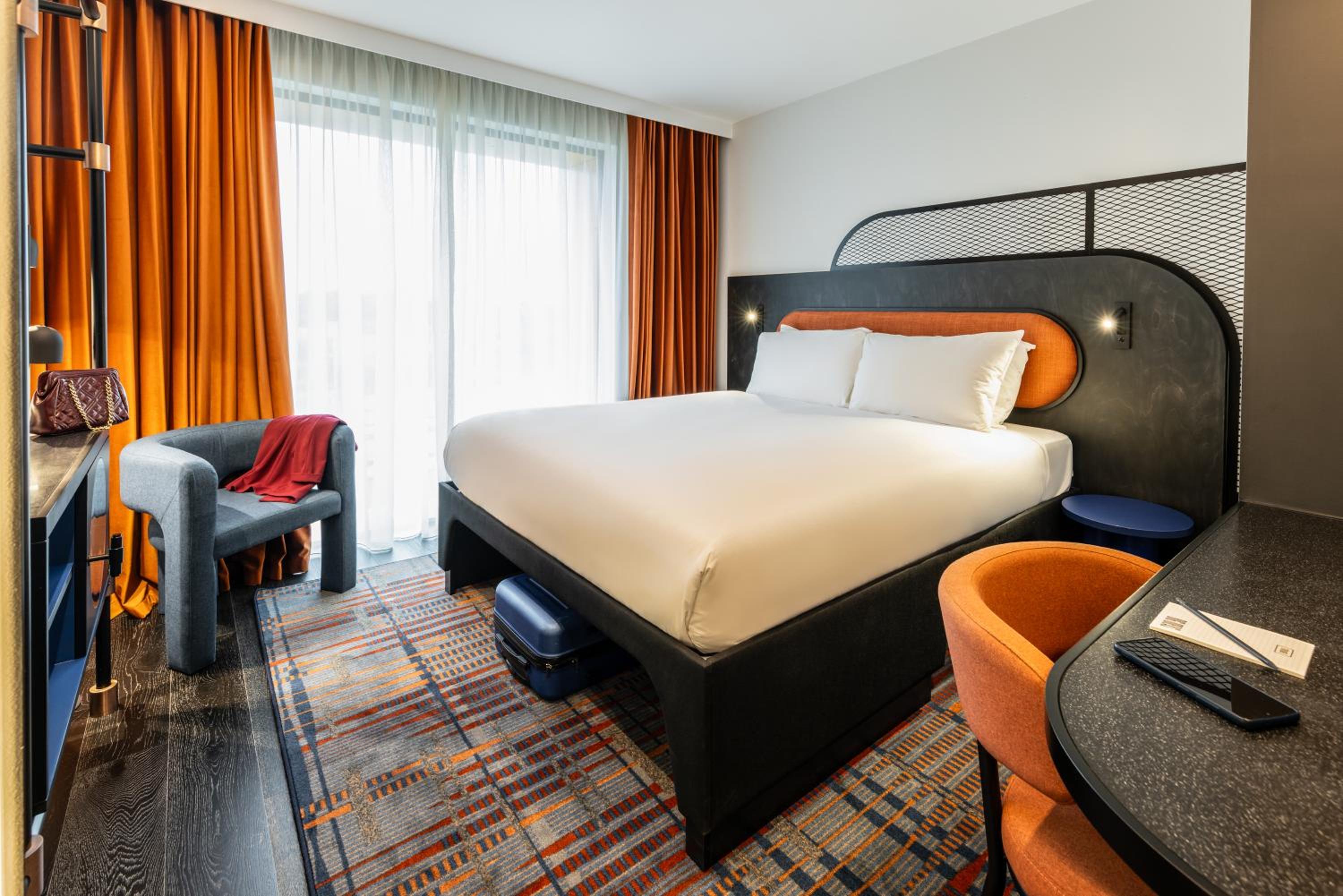 TRIBE Essential Room - Atrium