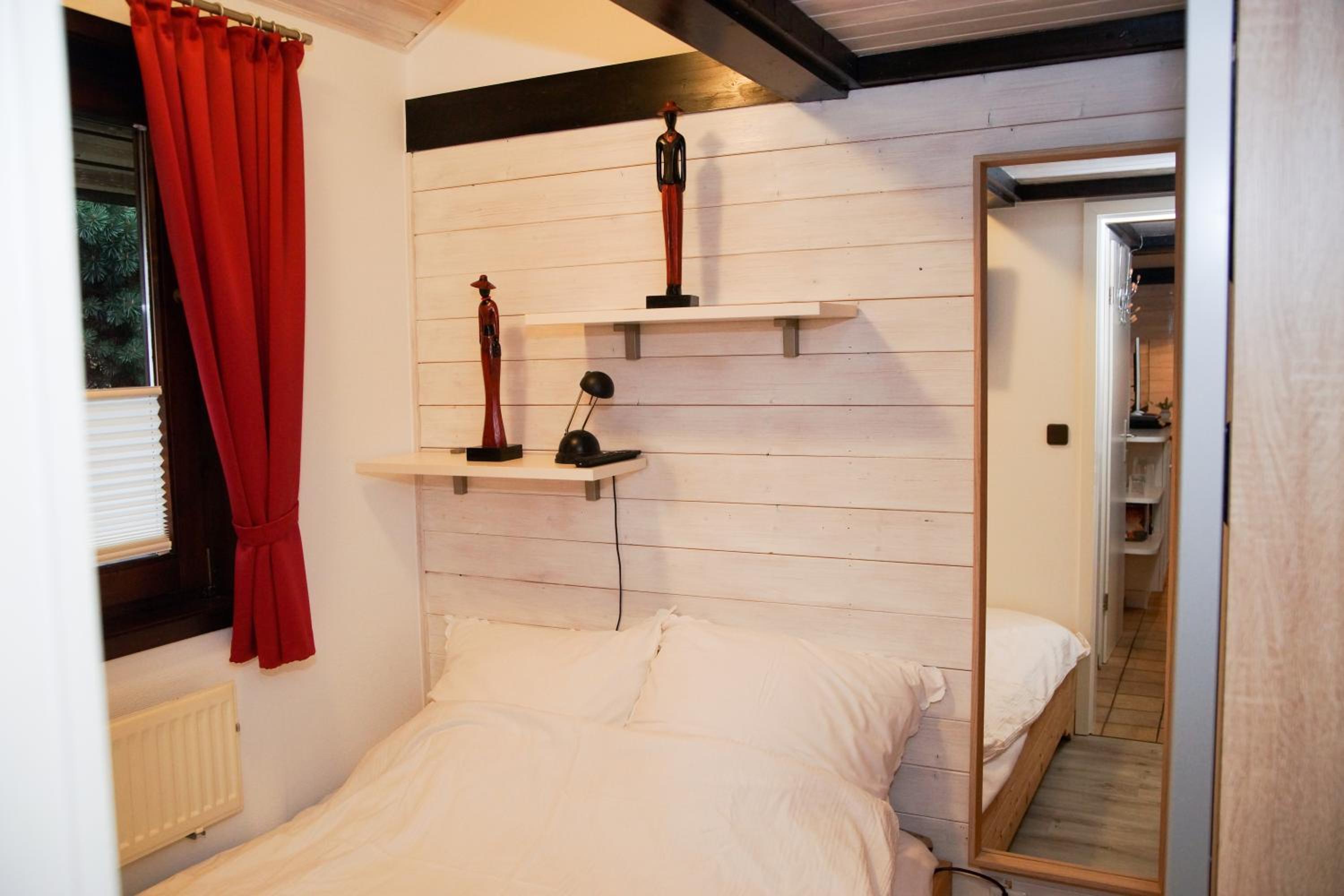 Three-Bedroom House photo 2