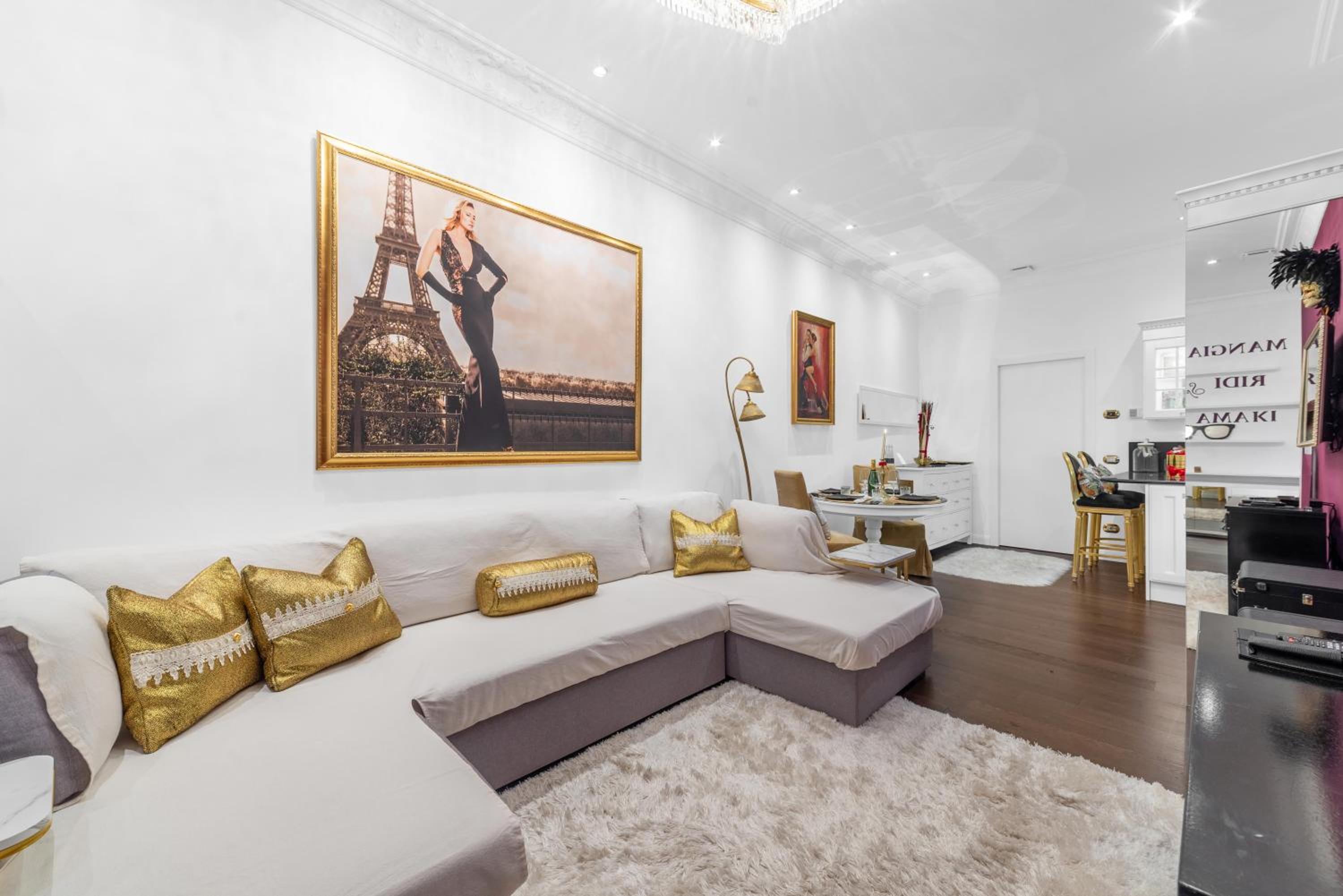 Superior One-Bedroom Apartment with Balcony