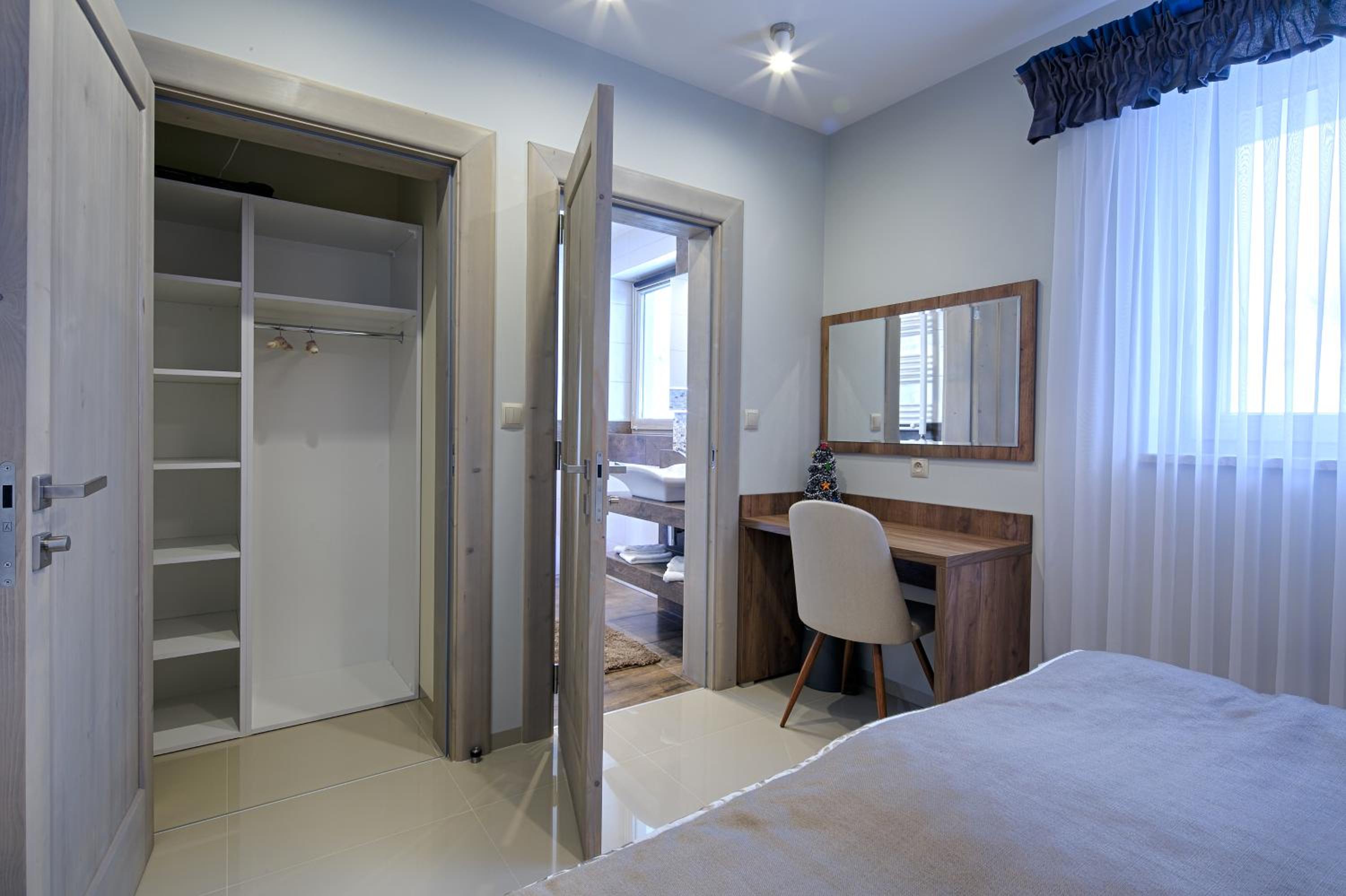 Standard Double Room photo 3