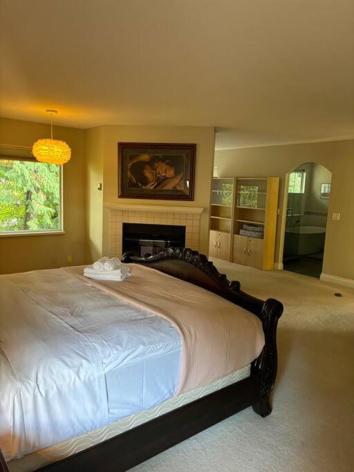 Five-Bedroom House photo 2