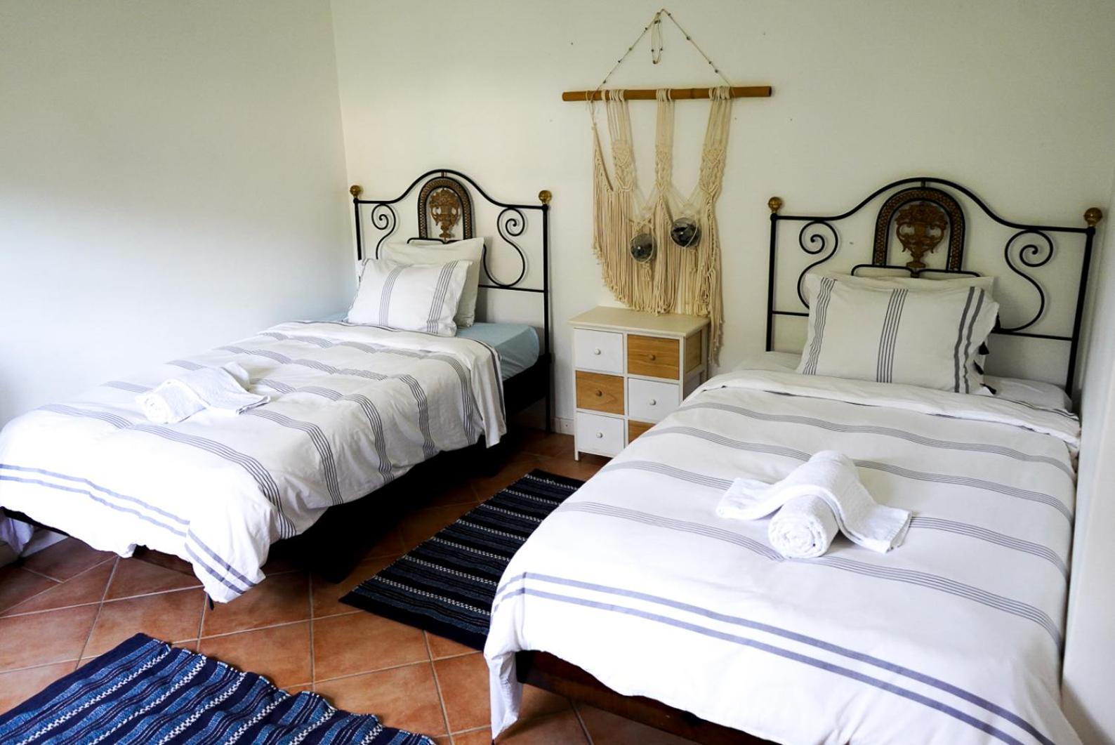 Standard Twin Room with Shared Bathroom photo 1