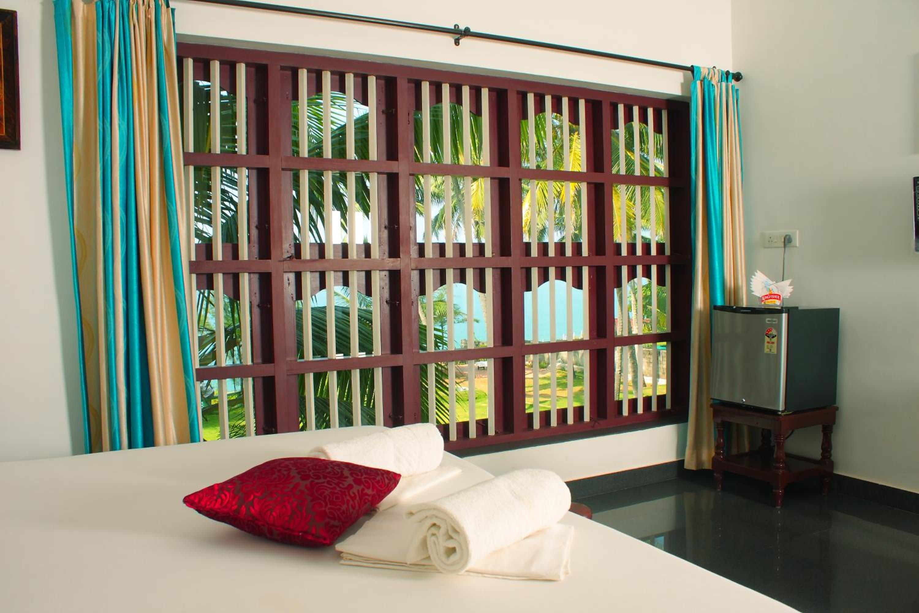 Deluxe Twin Room with Sea View
