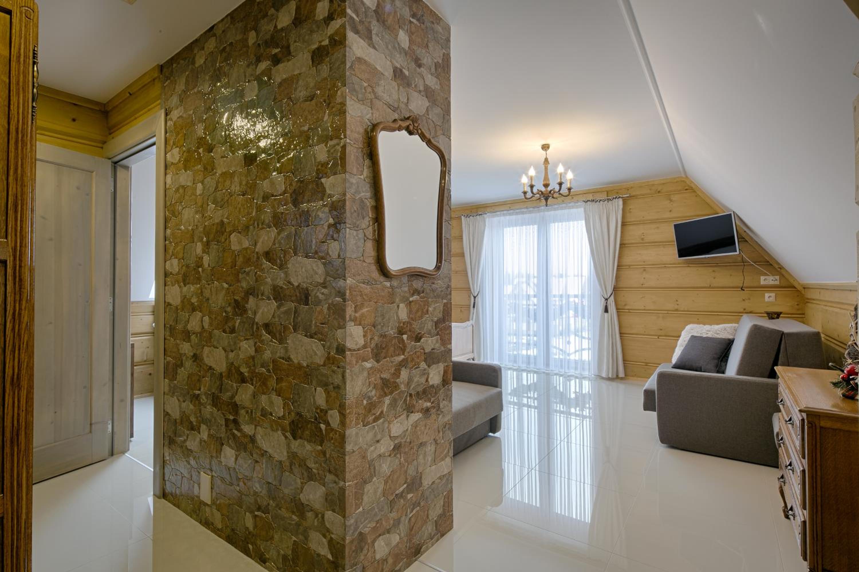 Family Room with Balcony photo 3