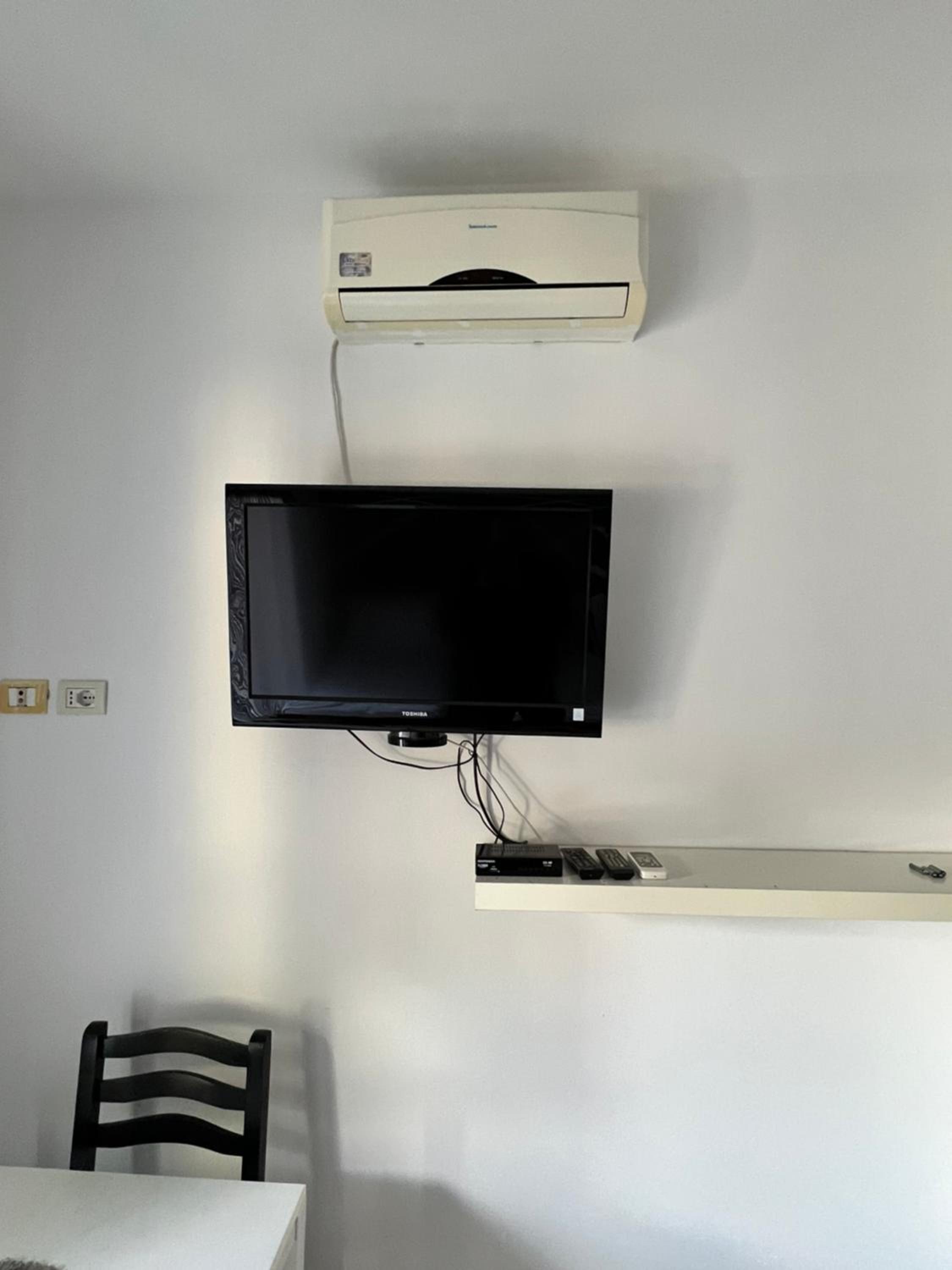 Family Room photo 3