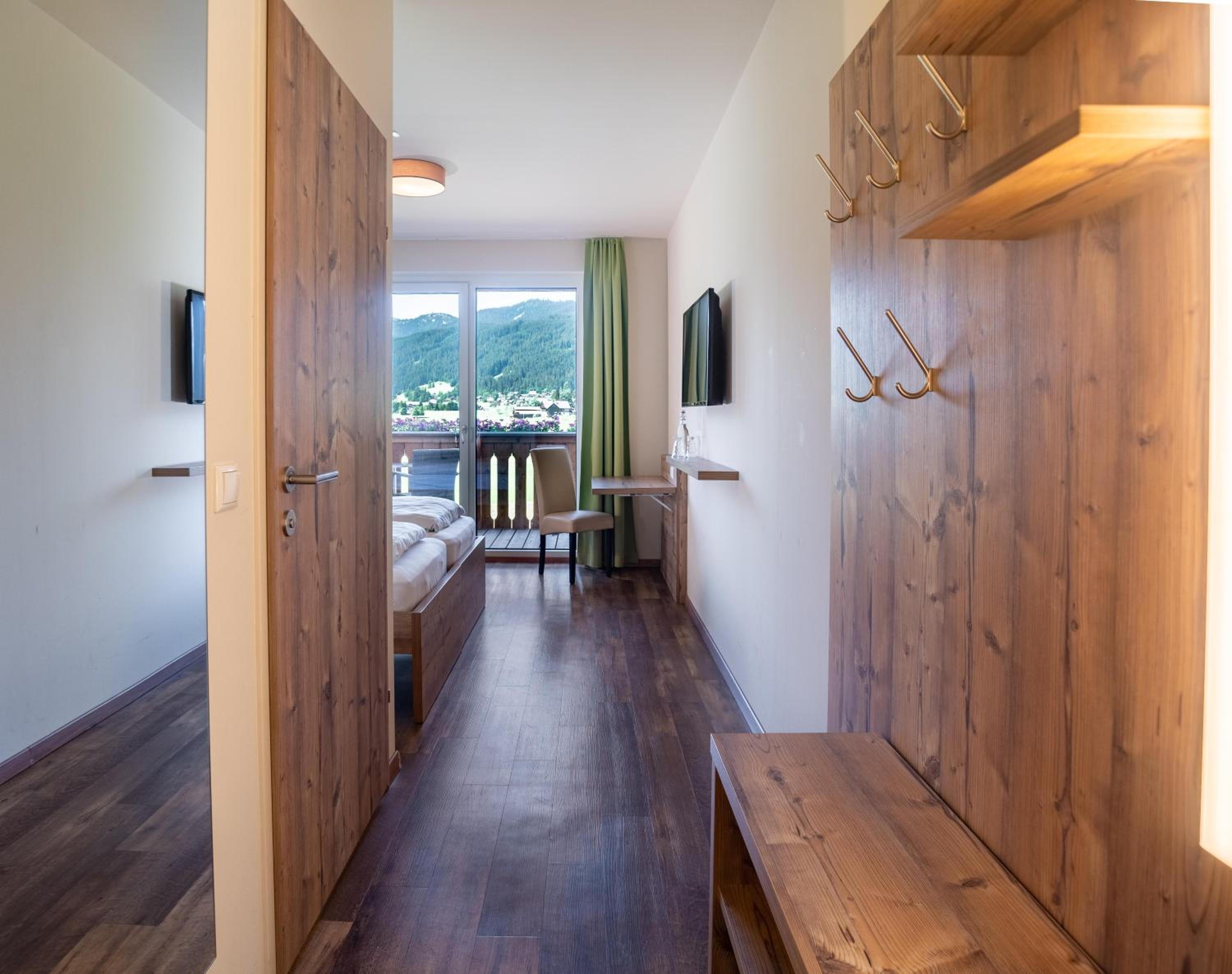 Double or Twin Room with Mountain View photo 3
