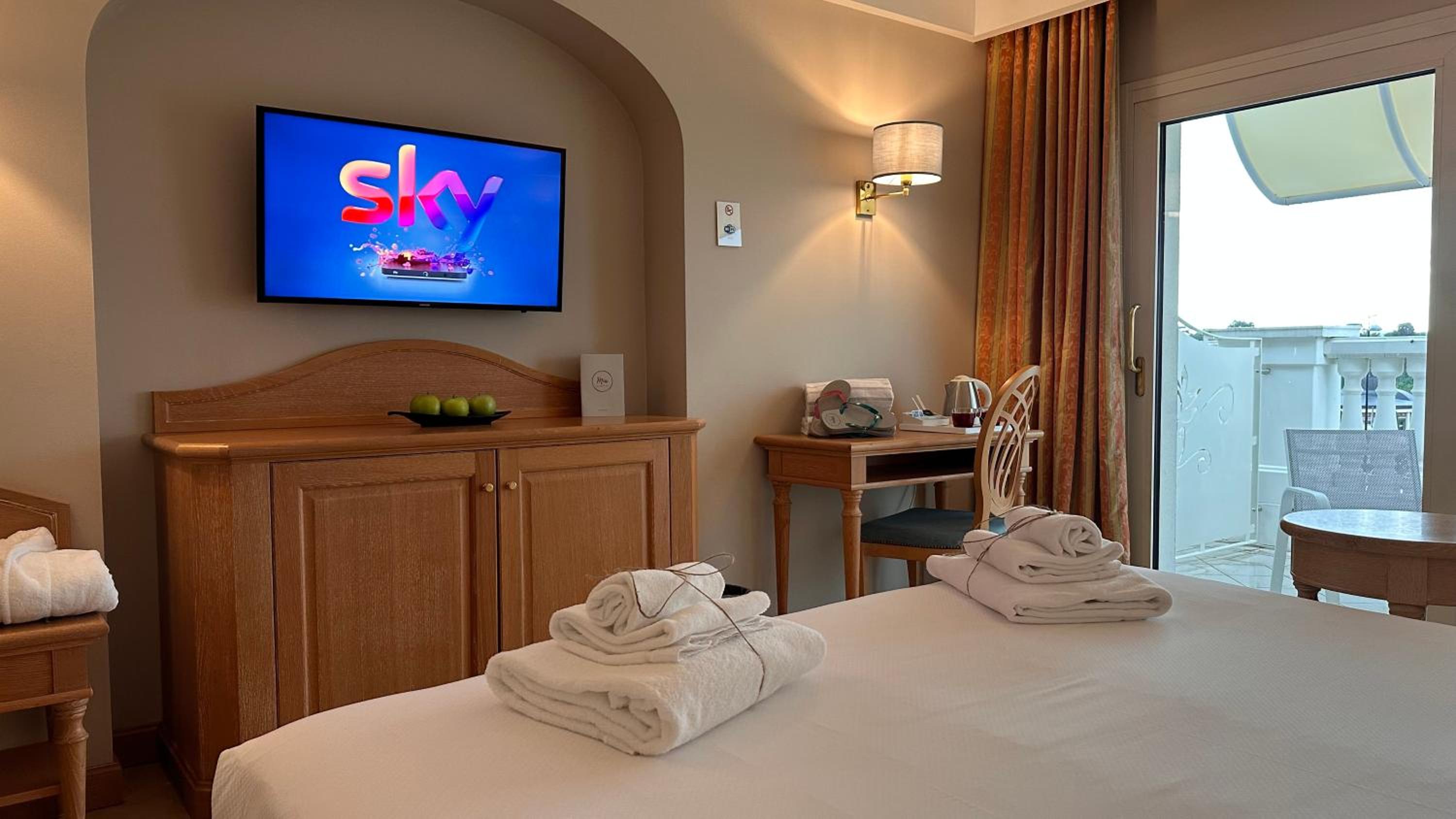 Superior Double Room with Lake View and Spa Access - Photo 7