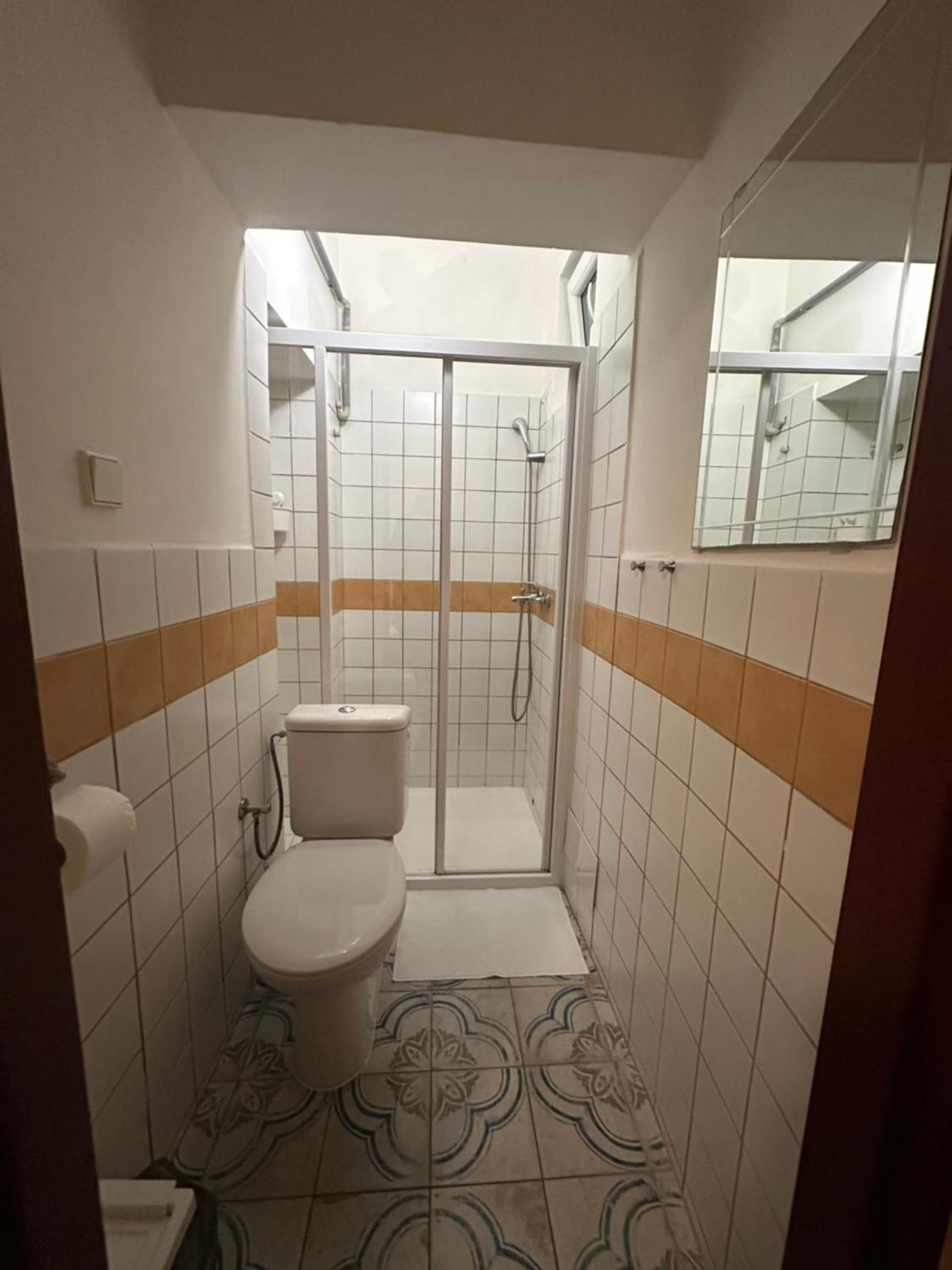 Single Room with Private Bathroom photo 3