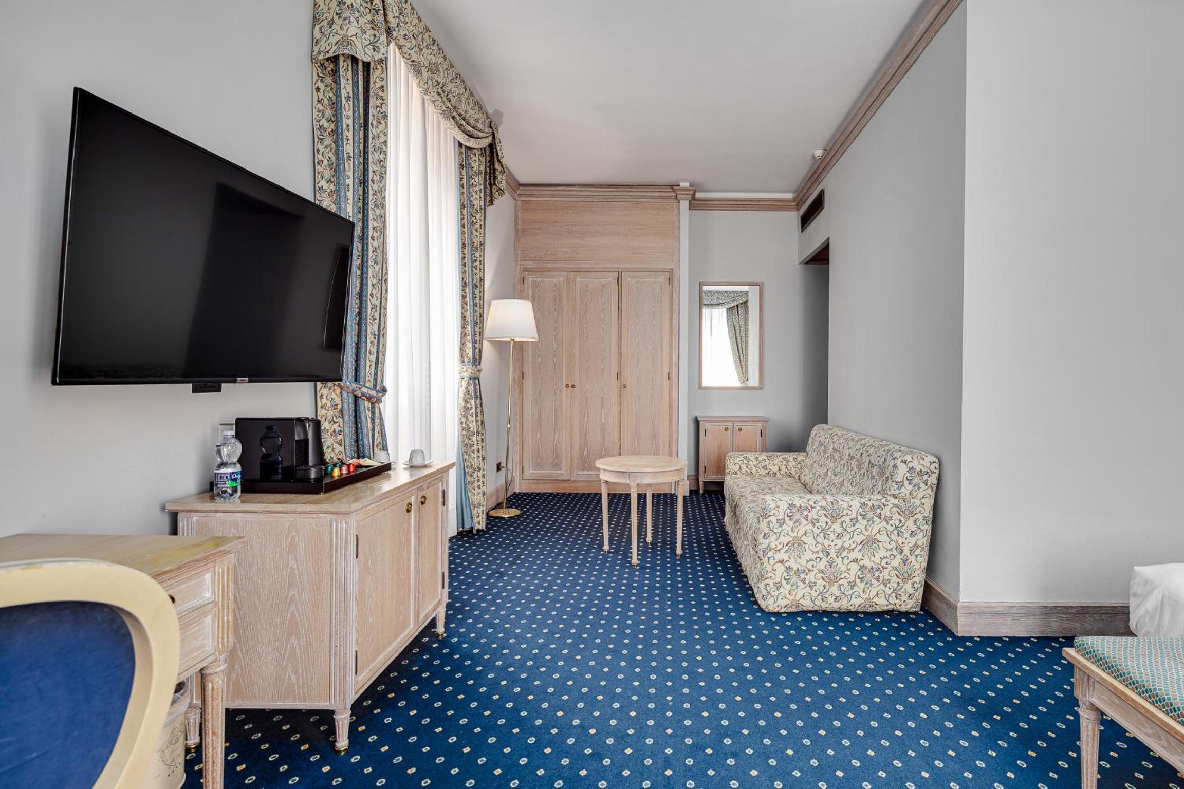Junior Suite with Sea View - Photo 2