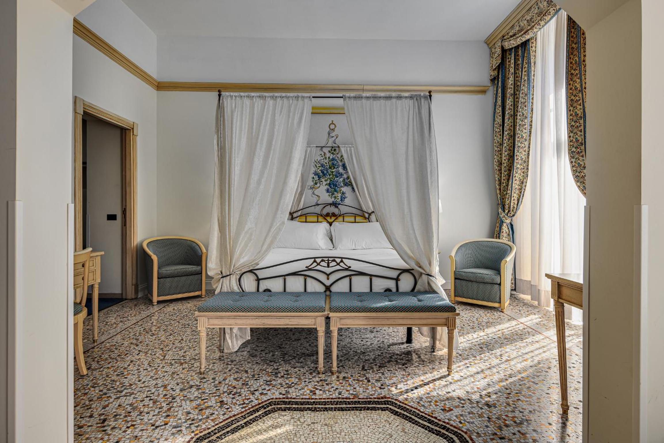 Suite with Sea View photo 2