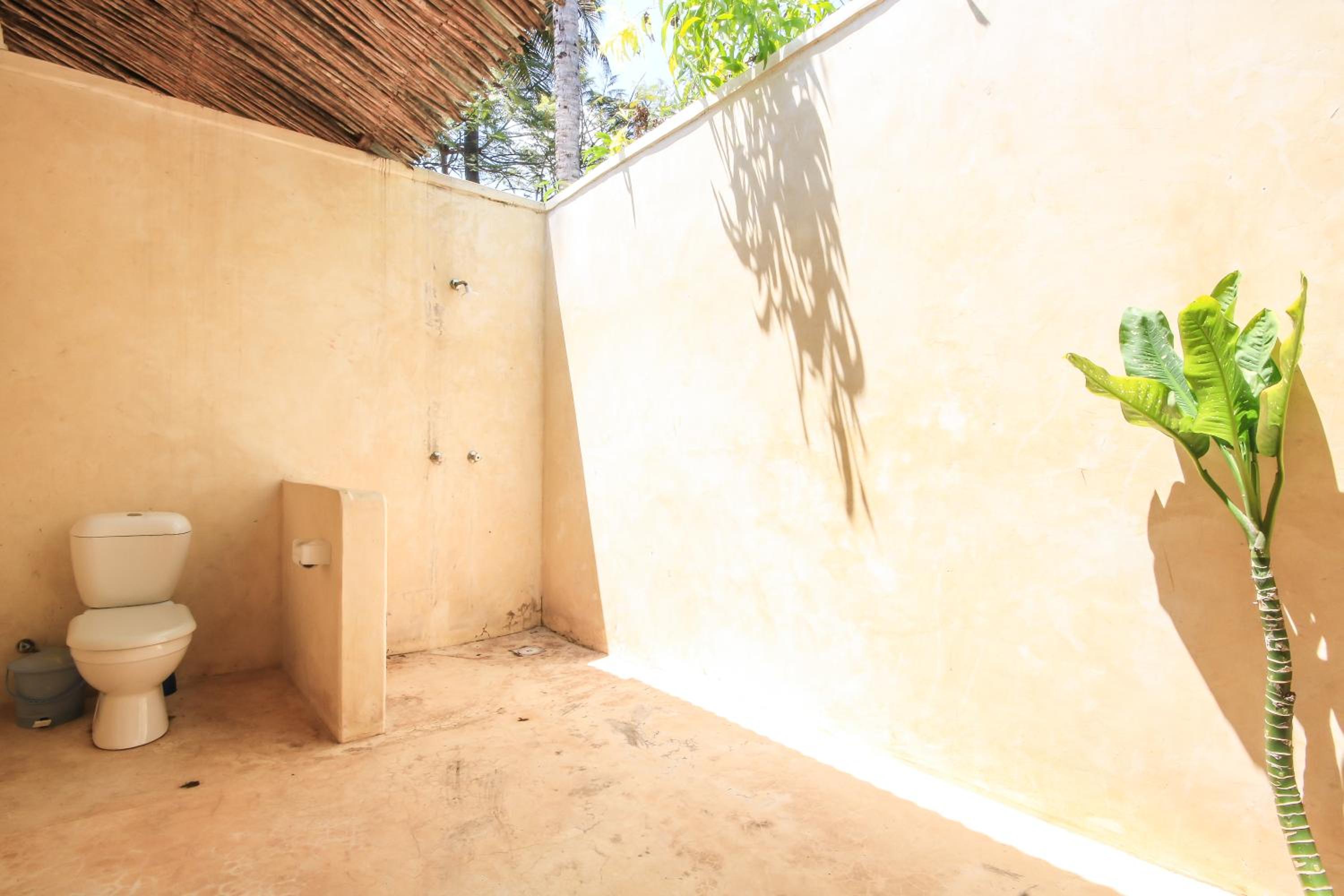 Double Room with Private External Bathroom photo 2