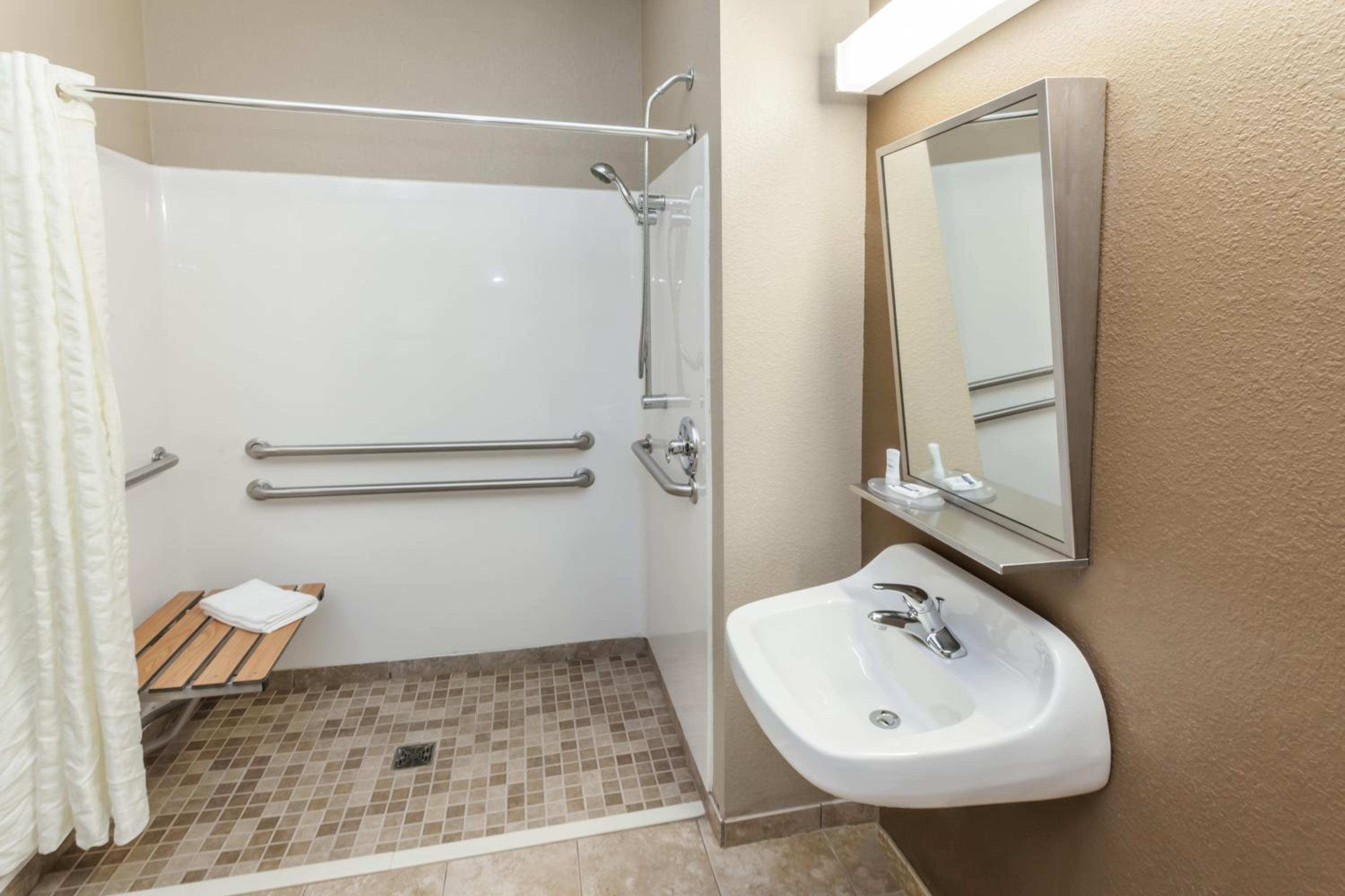 Queen Room - Disability Access/Non-Smoking - Photo 2