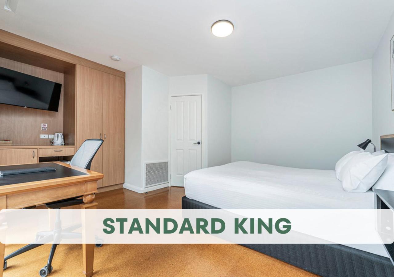 Standard King Room photo 3