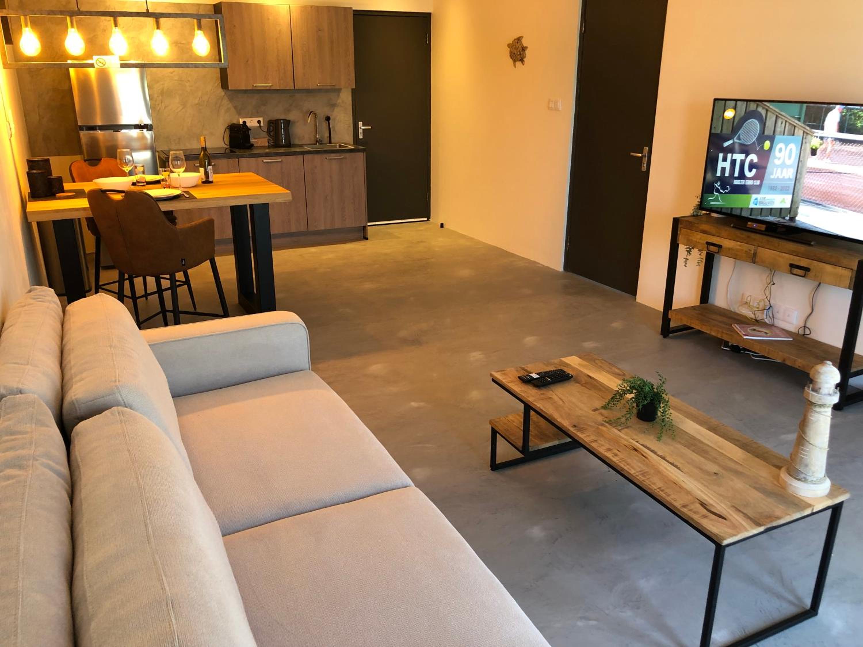 One-Bedroom Apartment - Non-Smoking photo 3
