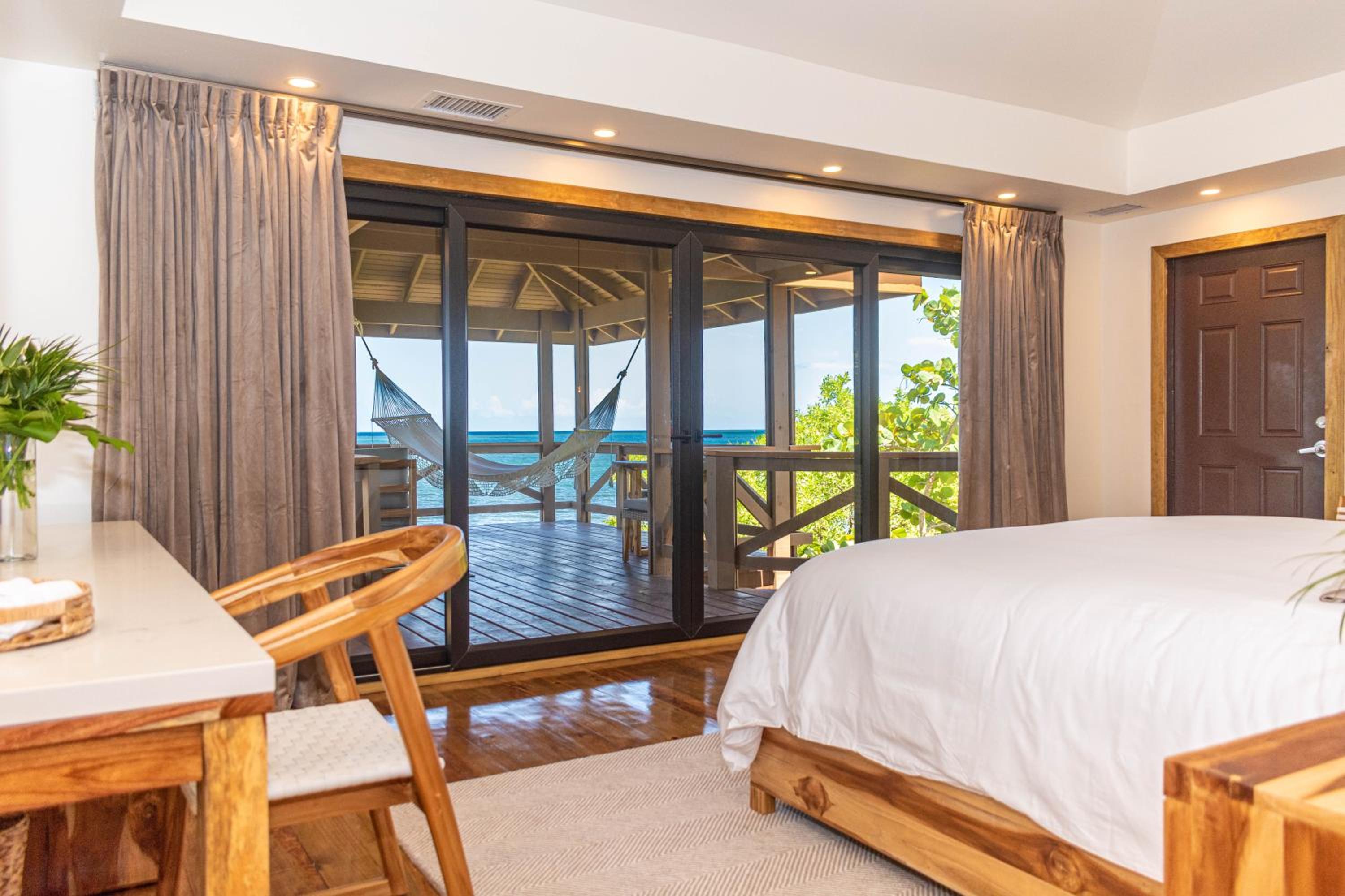 King Suite with Ocean View photo 3