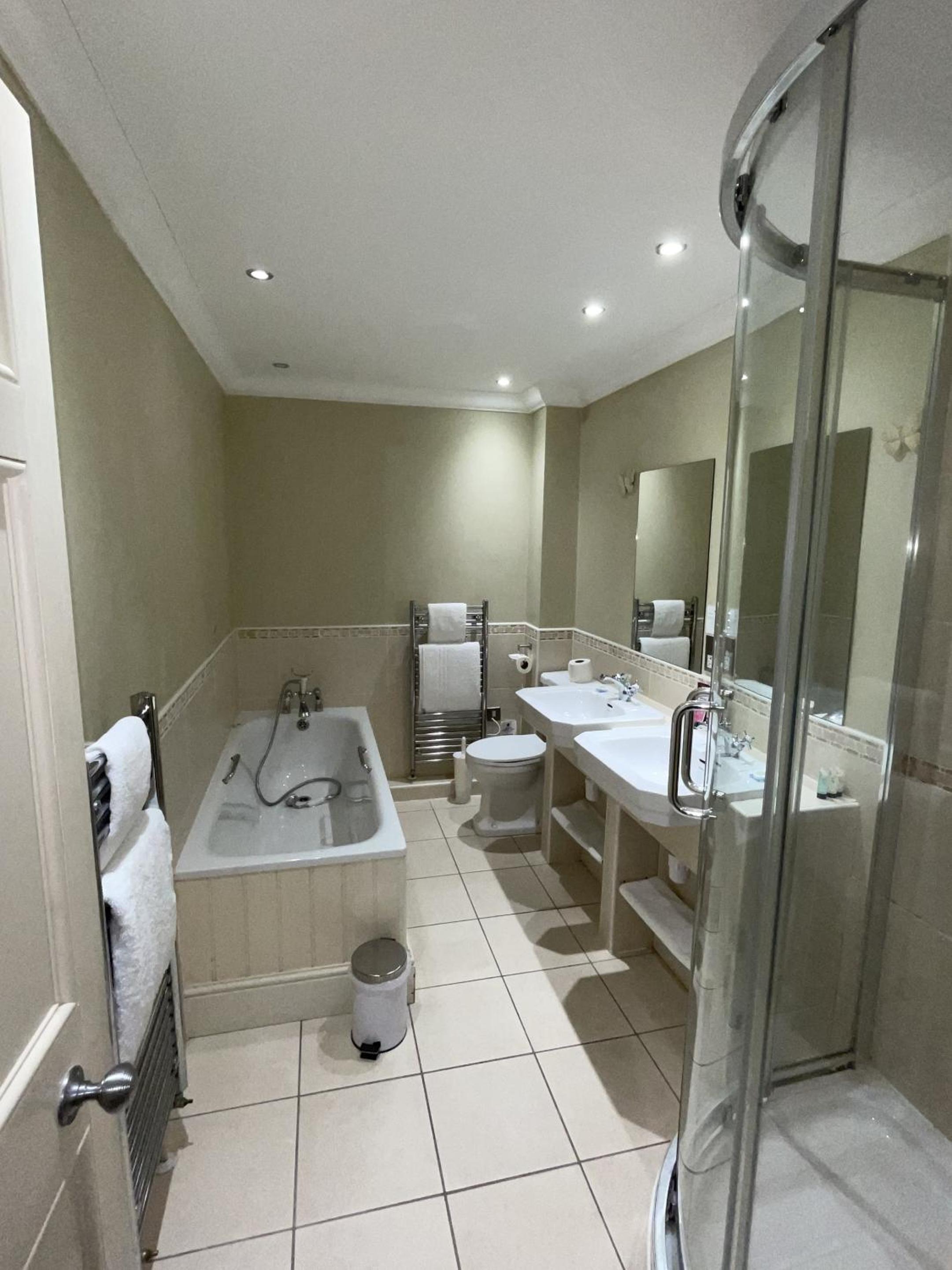 Deluxe Double Room - Photo 14