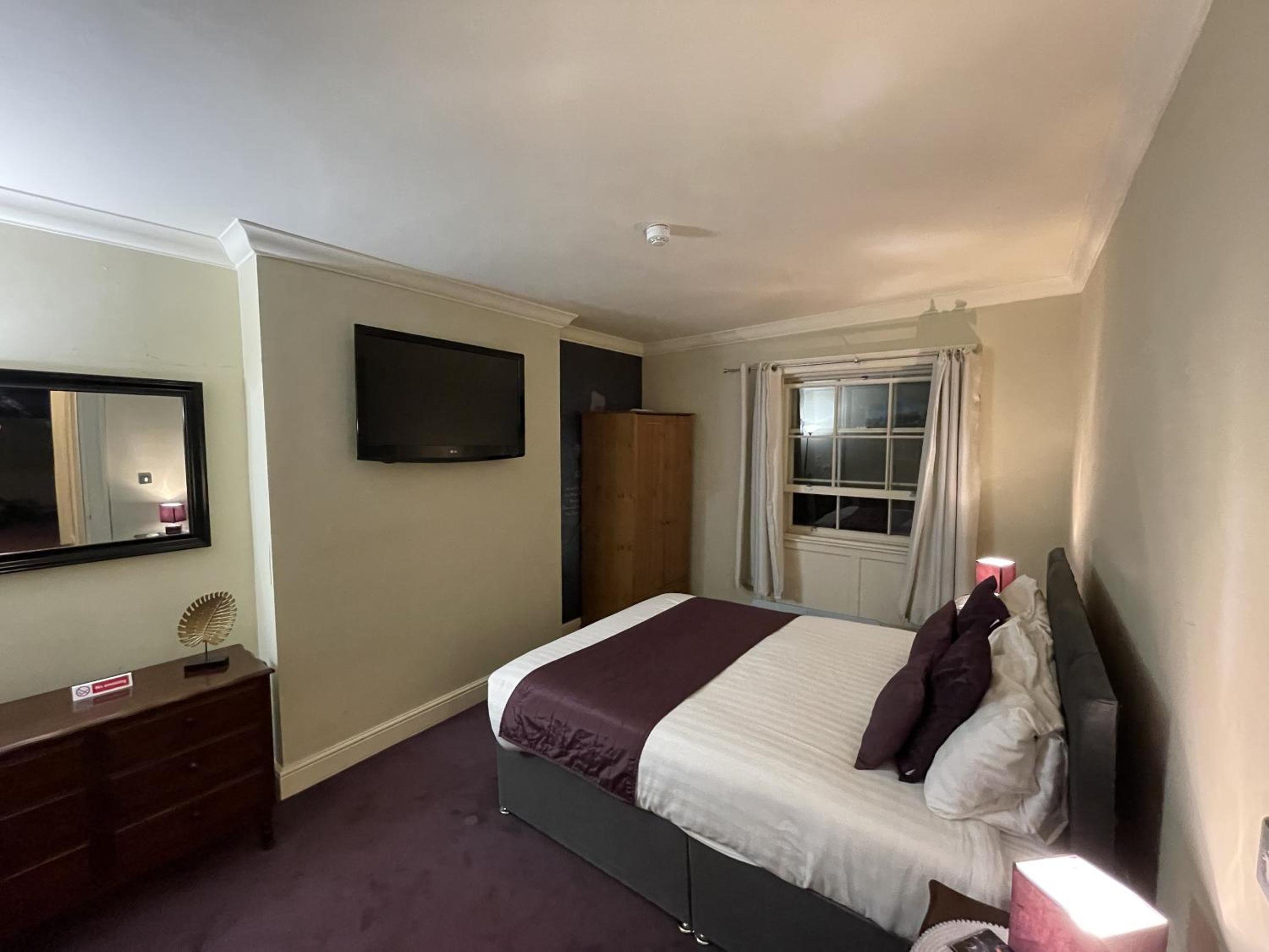Deluxe Suite - Photo 5