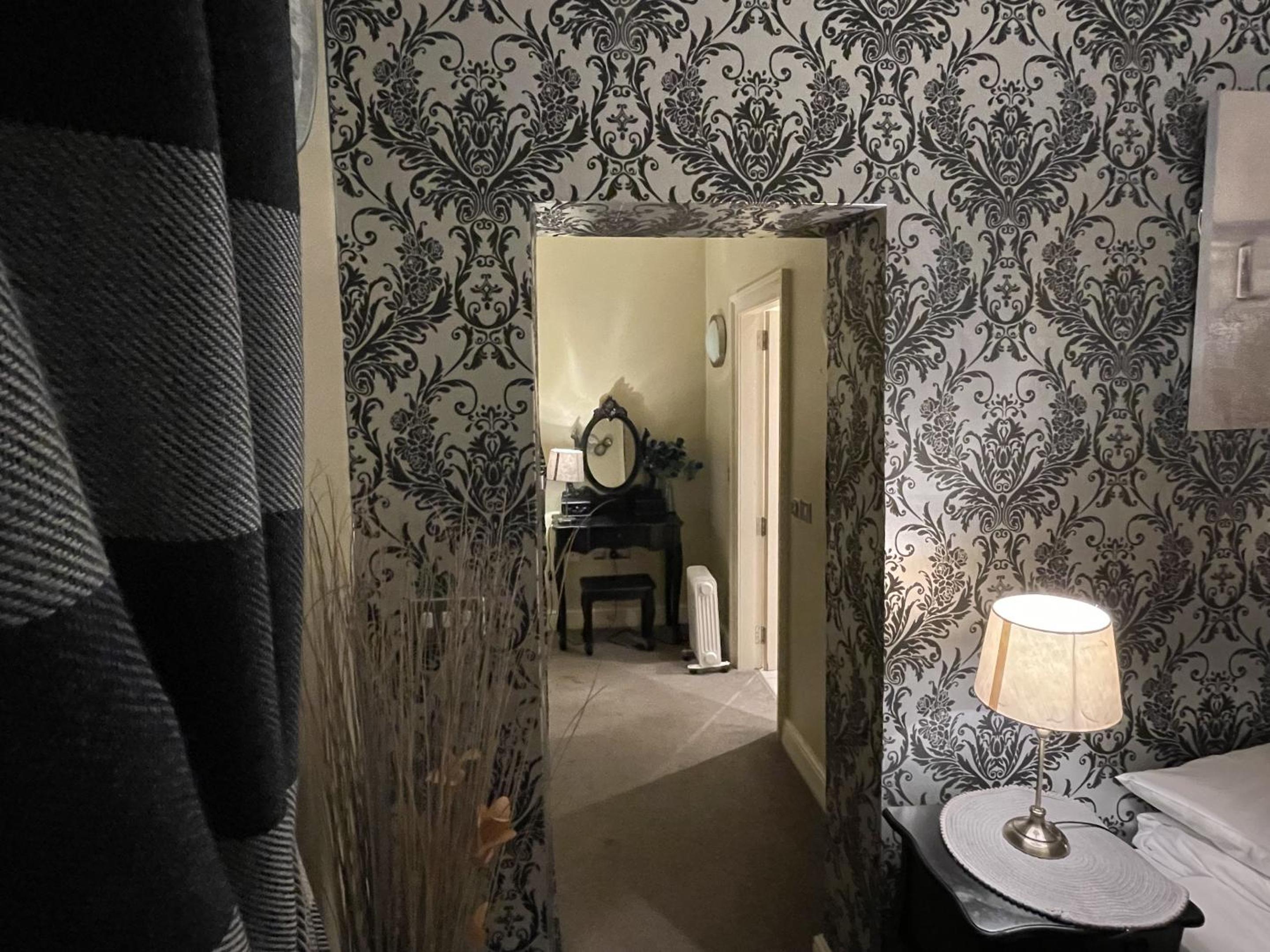 Deluxe Double Room - Photo 10