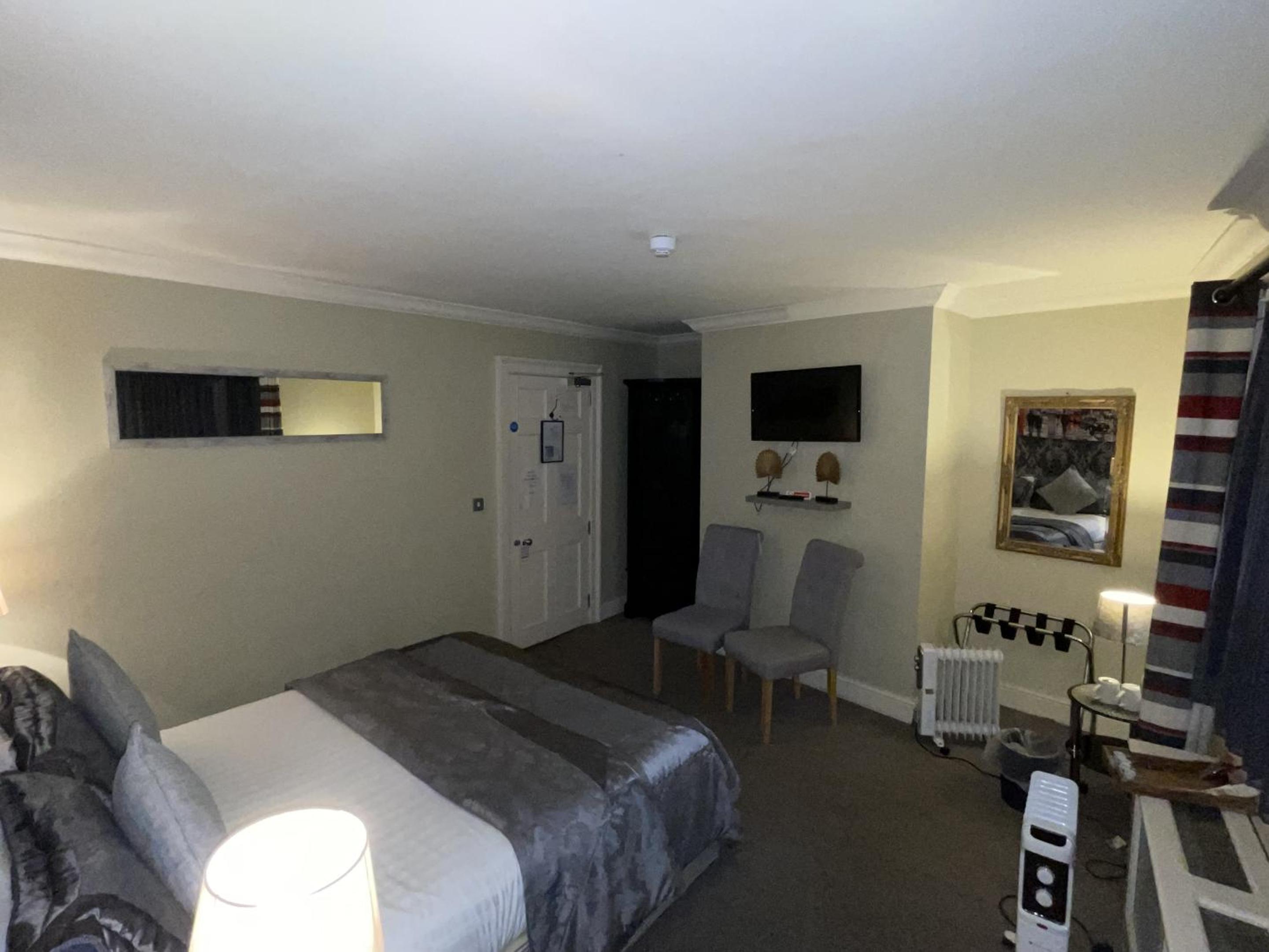 Deluxe Double Room - Photo 8