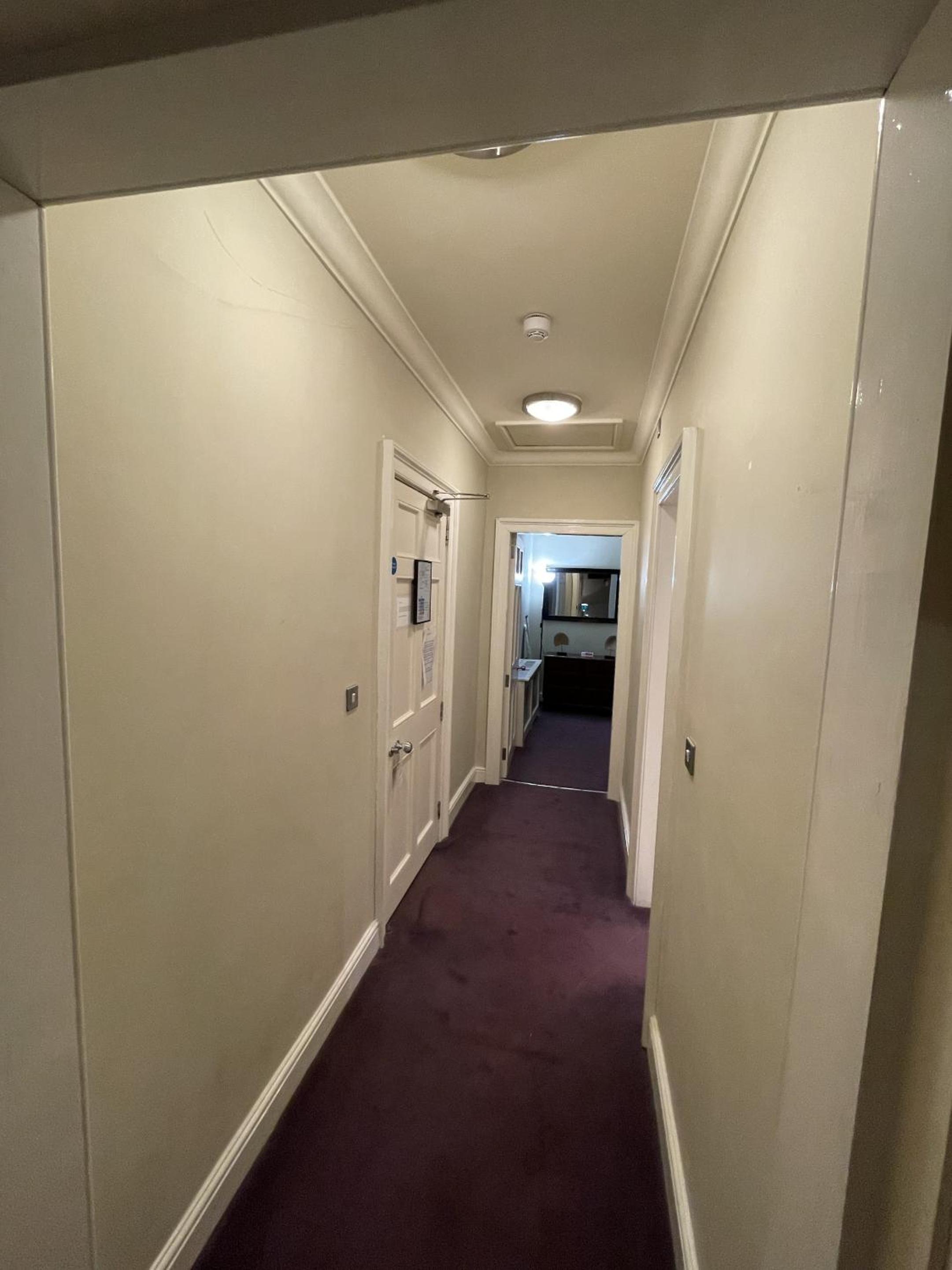 Deluxe Suite - Photo 2