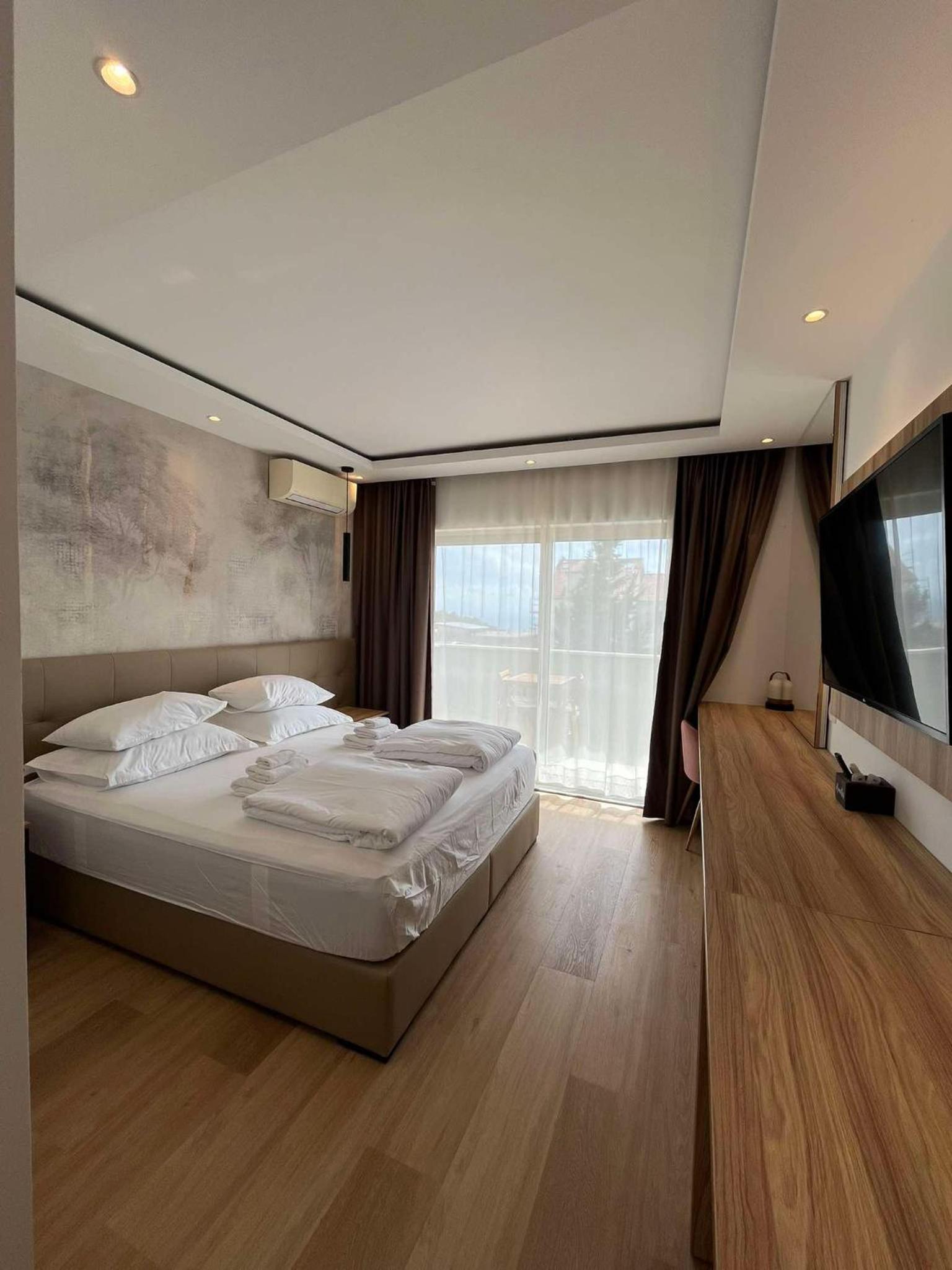 Double Room with Pool View photo 1