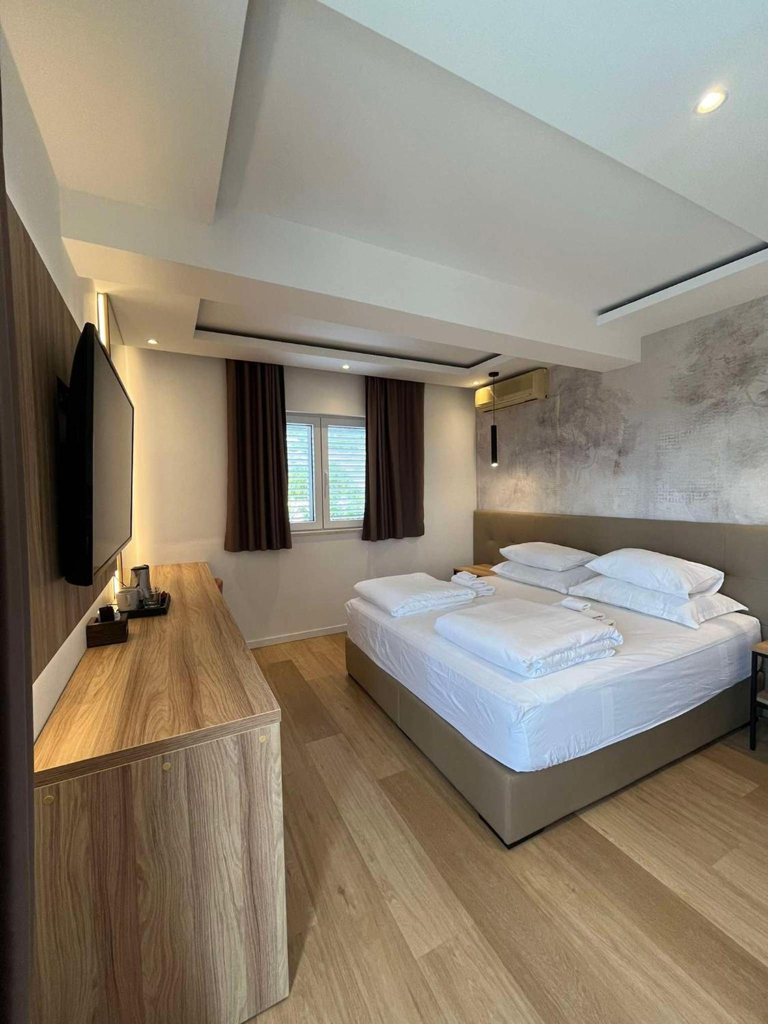Deluxe Double Room with Balcony and Sea View photo 1