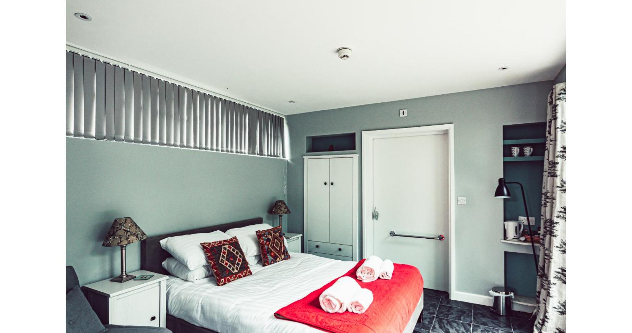 Twin Room with Private Bathroom photo 3
