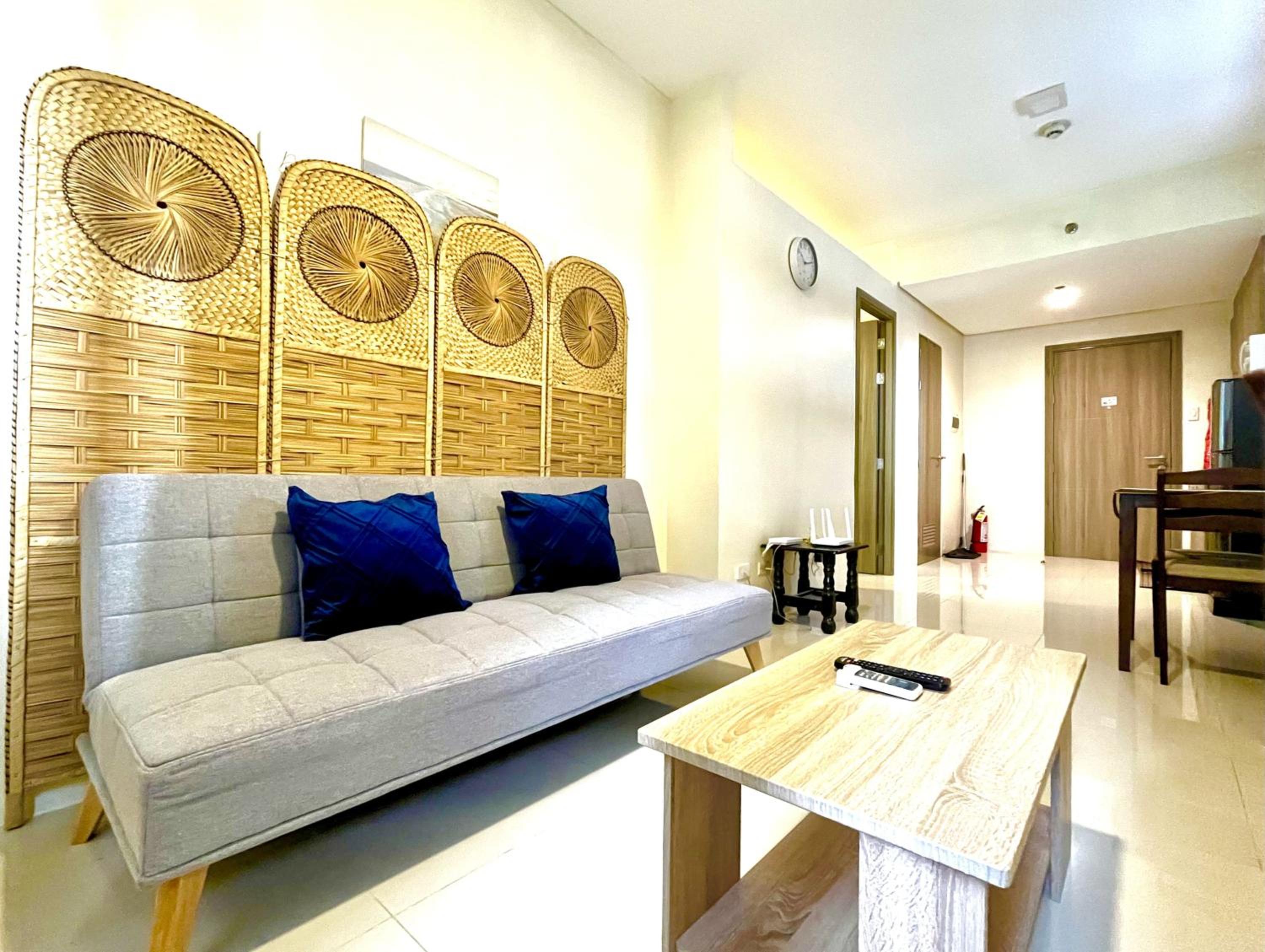 Deluxe One-Bedroom Apartment With City View