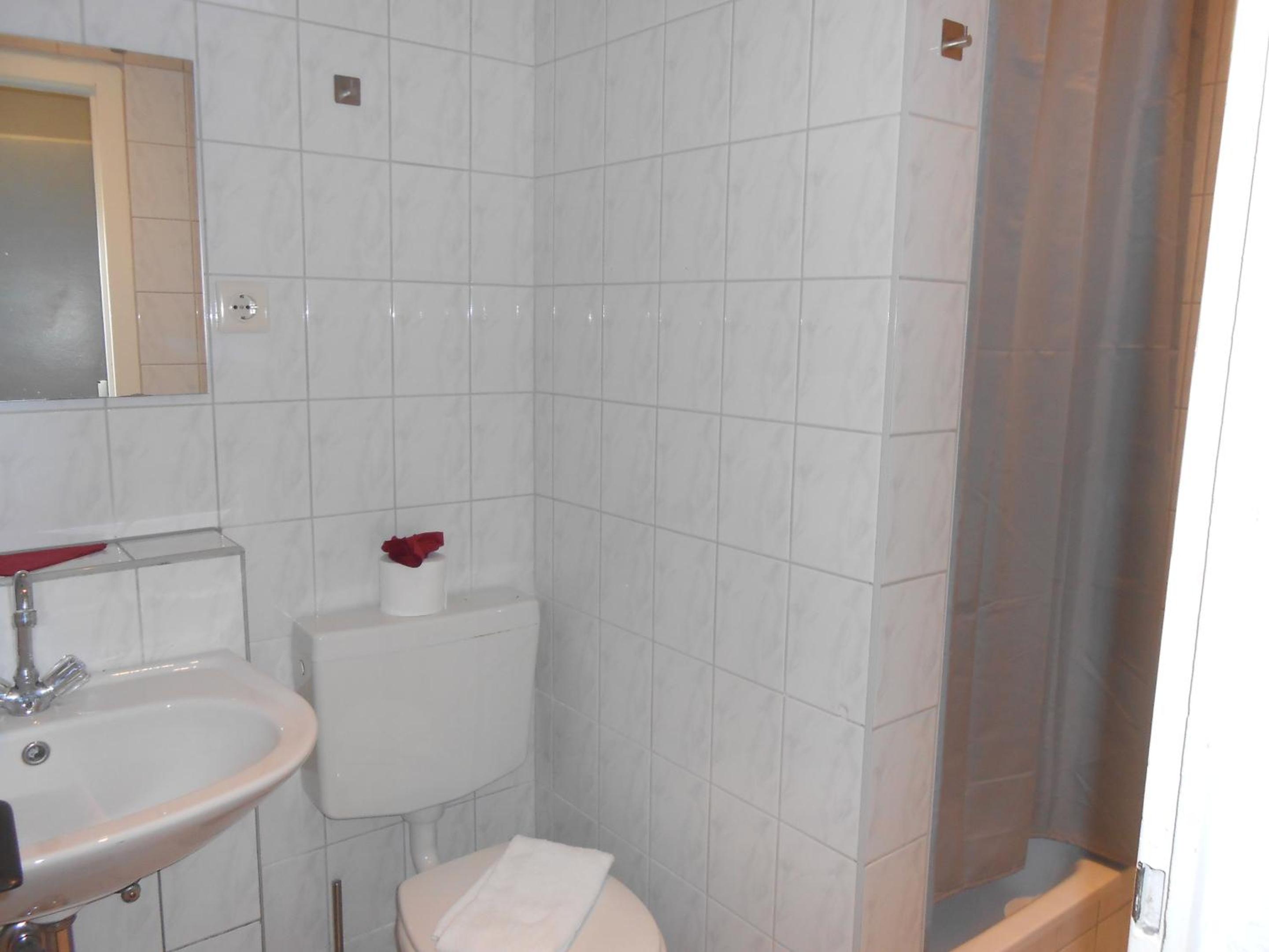 Double Room with Private Bathroom photo 3